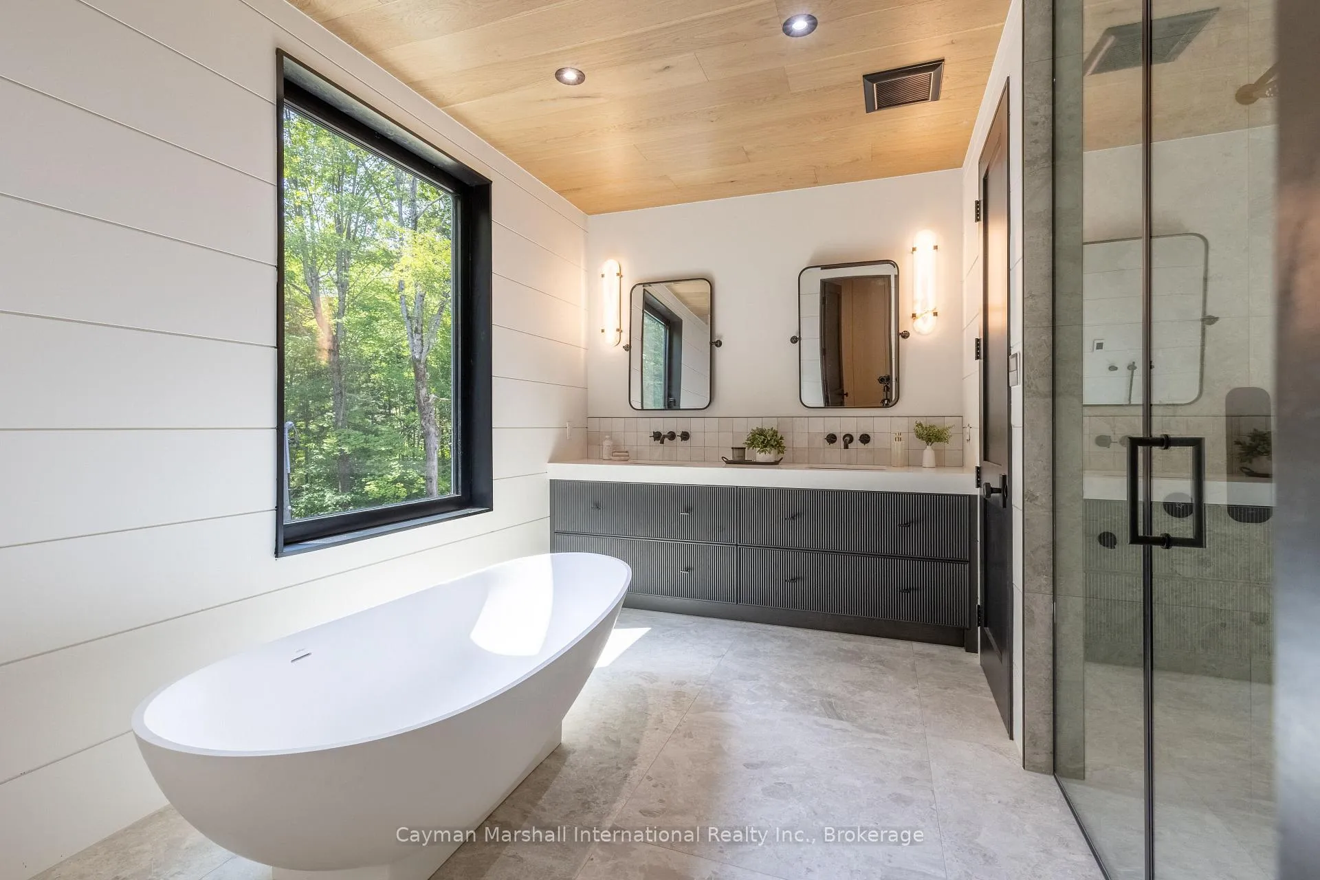 Photo 23 of 1002 Murphy Road, Muskoka Lakes, Medora — HOMEH