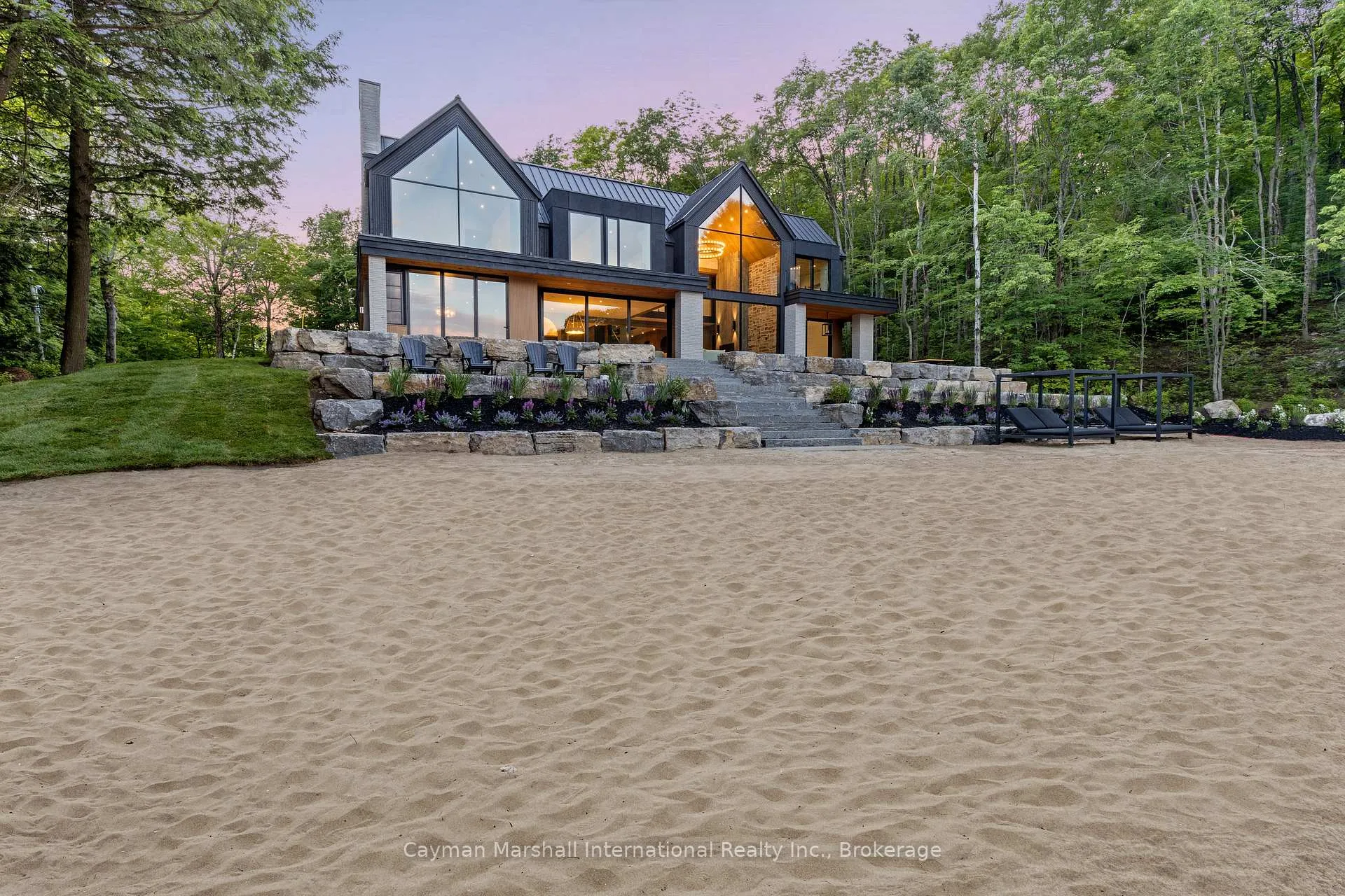 Photo 4 of 1002 Murphy Road, Muskoka Lakes, Medora — HOMEH