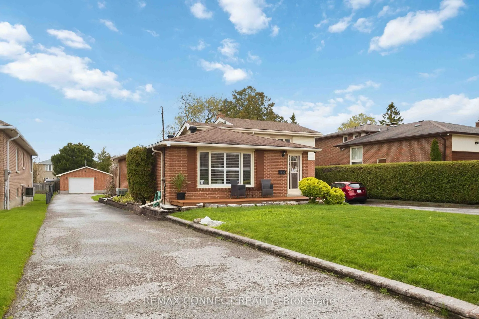 Photo 2 of 1805 Woodview Avenue, Pickering, Highbush — HOMEH