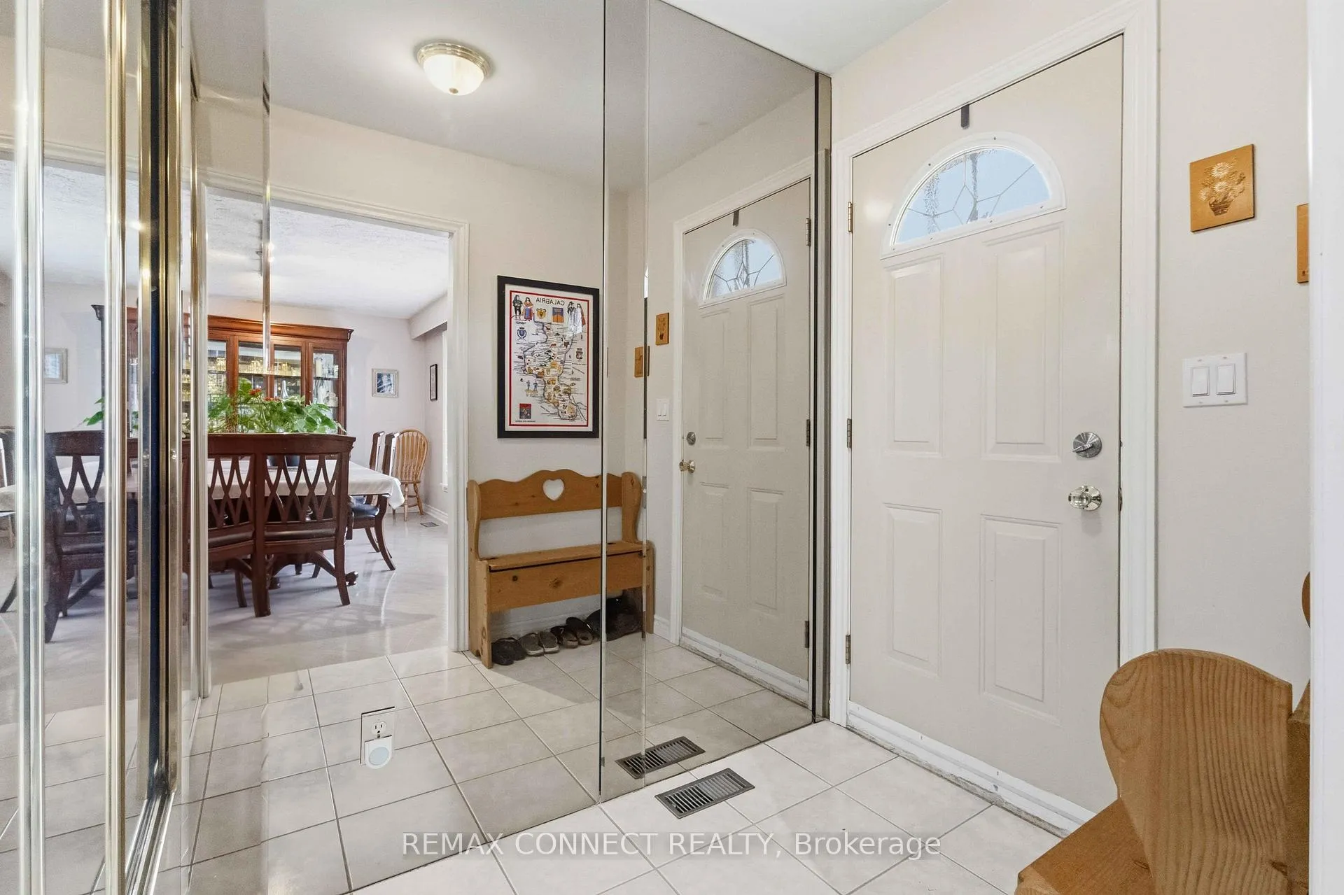 Photo 3 of 1805 Woodview Avenue, Pickering, Highbush — HOMEH