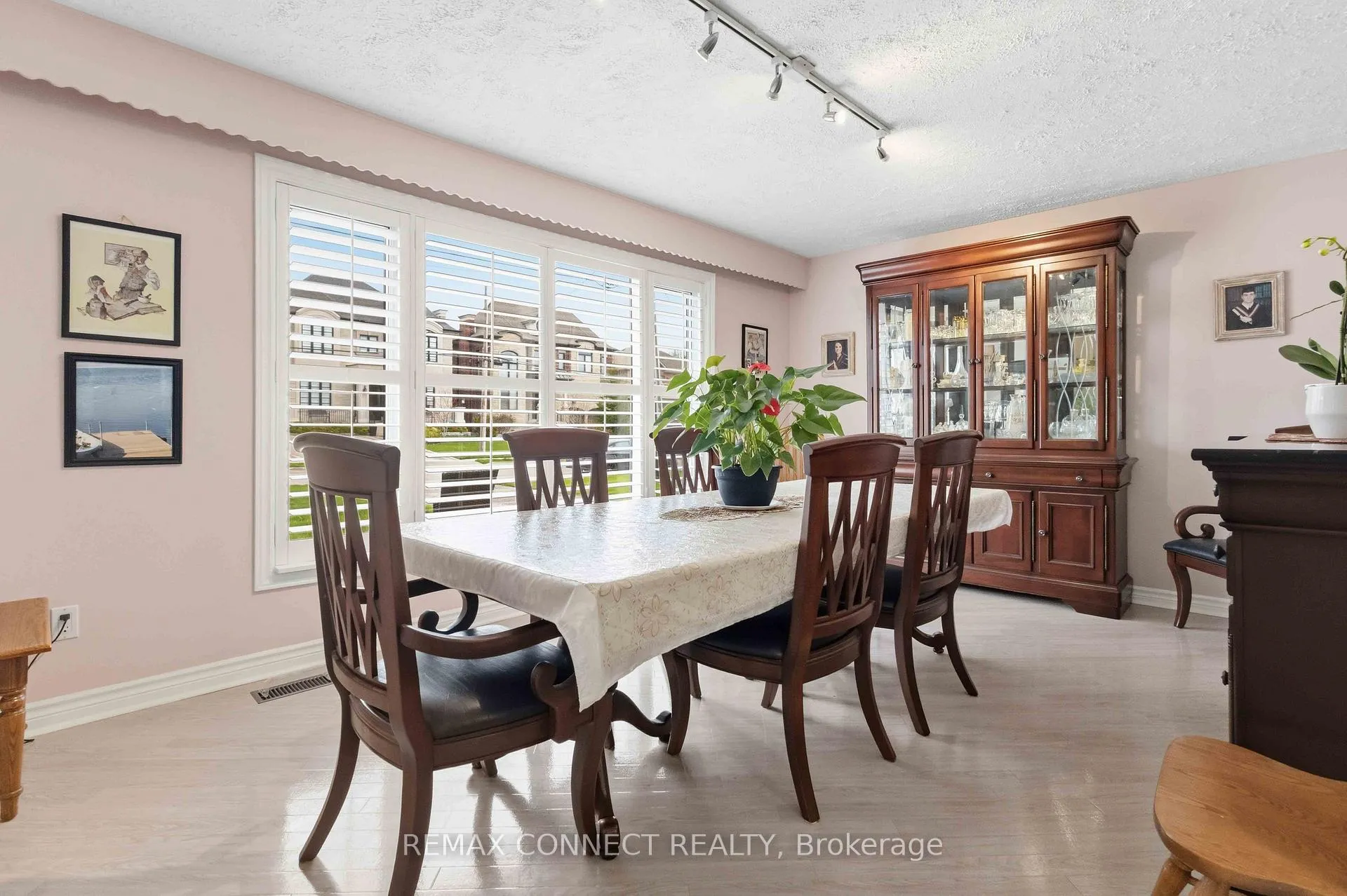 Photo 4 of 1805 Woodview Avenue, Pickering, Highbush — HOMEH
