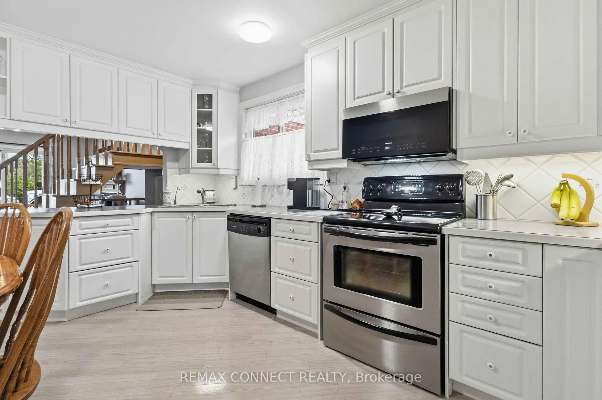 Photo 11 of 1805 Woodview Avenue, Pickering, Highbush — HOMEH