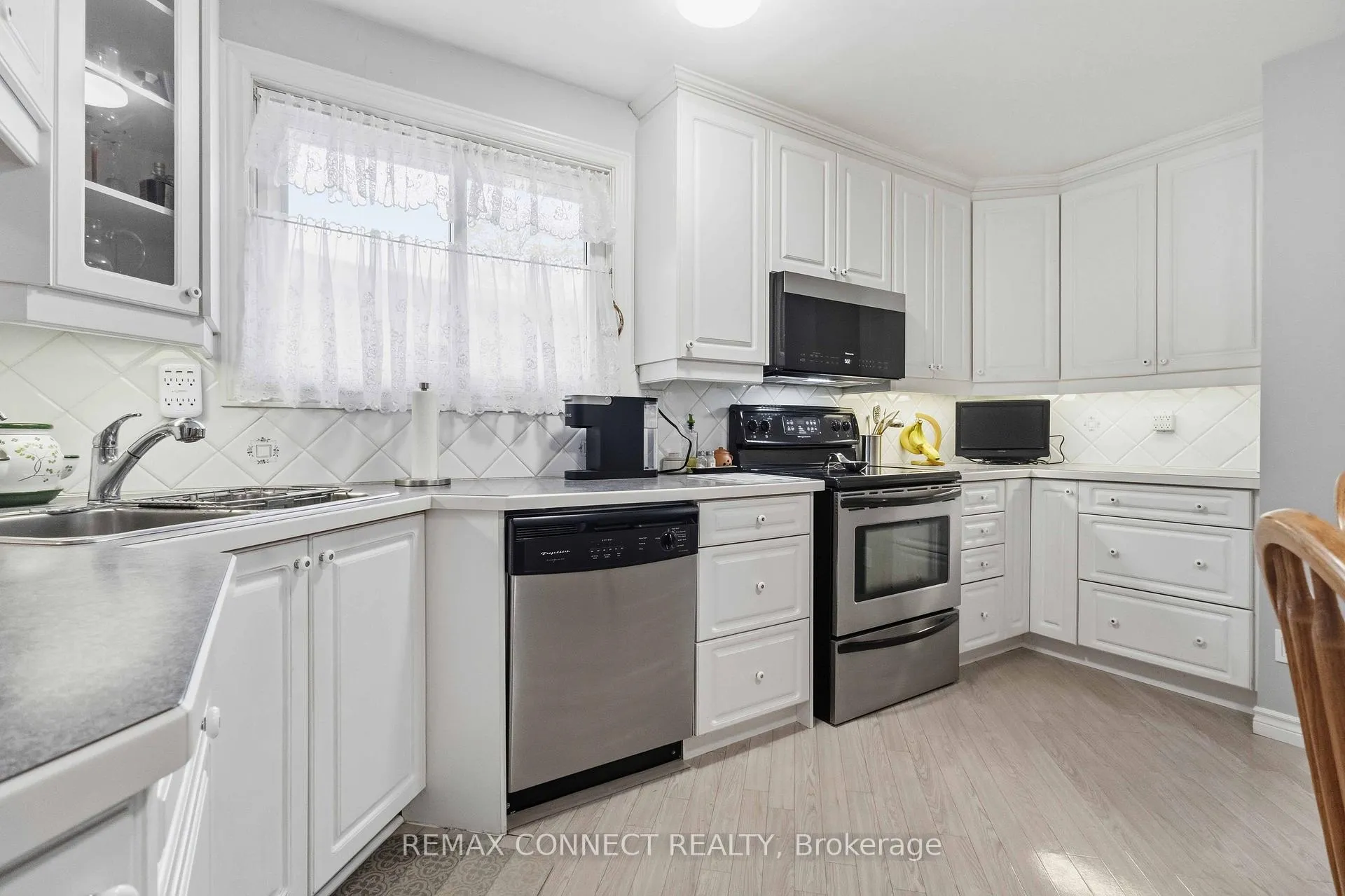 Photo 14 of 1805 Woodview Avenue, Pickering, Highbush — HOMEH