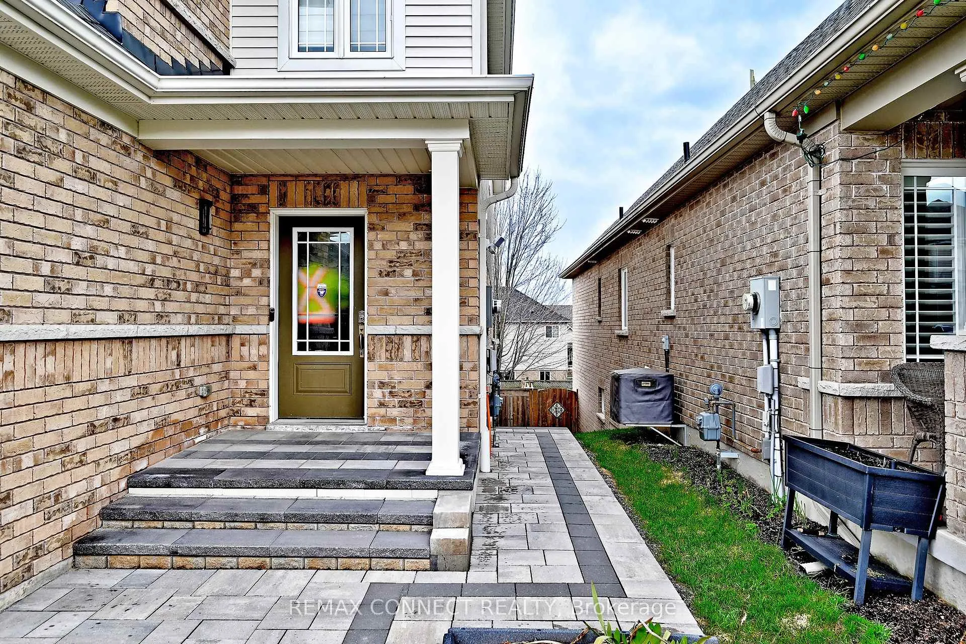 Photo 1 of 1788 Shelburne Street, Oshawa, Samac — HOMEH