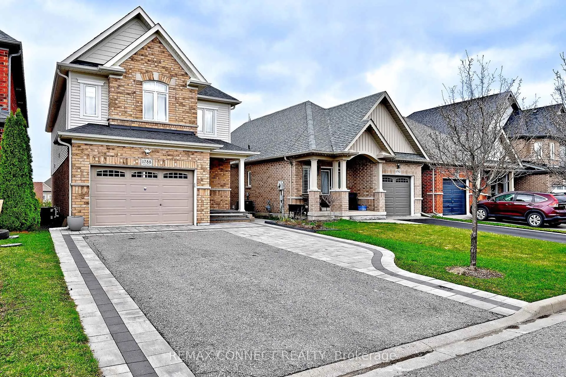 Photo 2 of 1788 Shelburne Street, Oshawa, Samac — HOMEH
