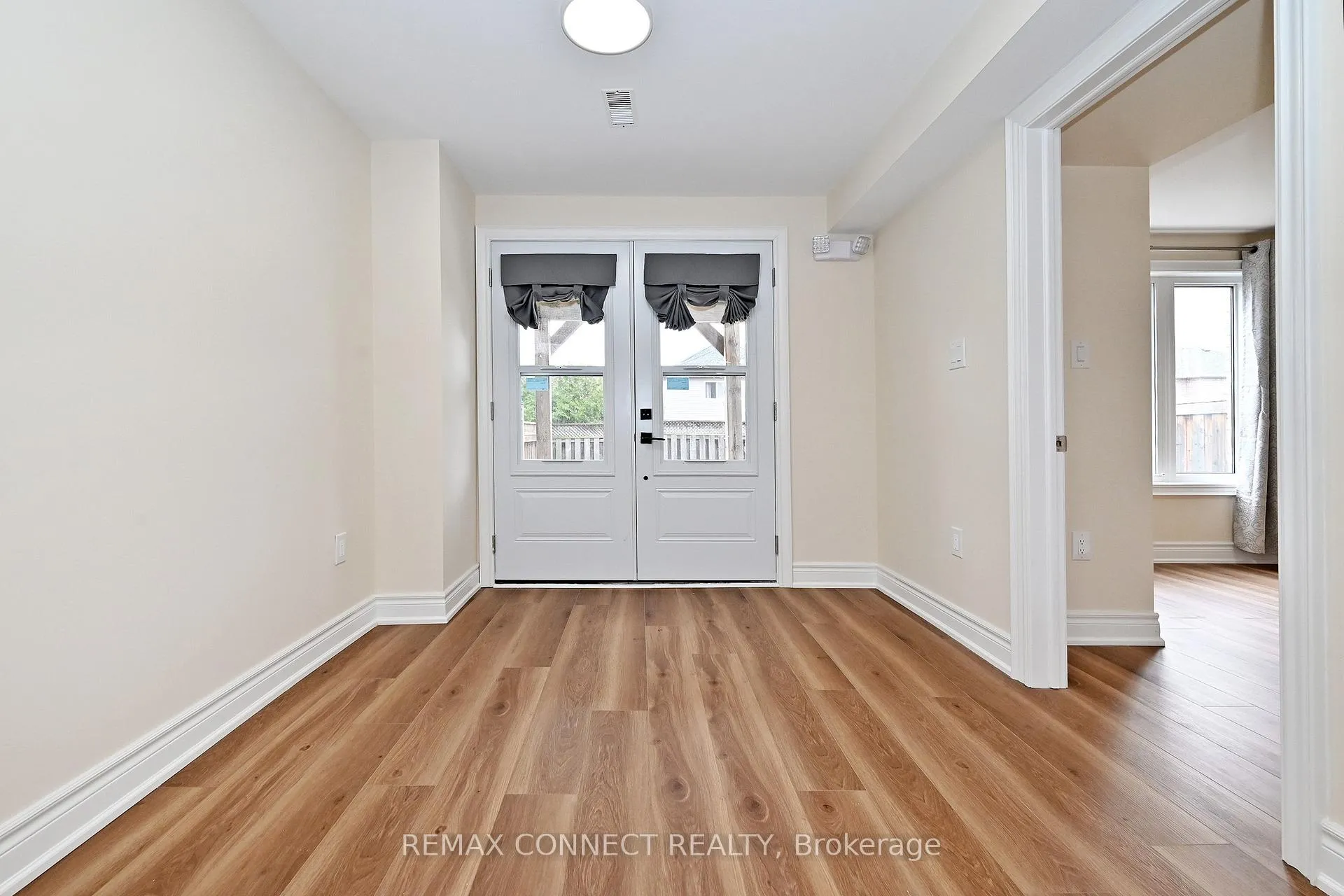 Photo 7 of 1788 Shelburne Street, Oshawa, Samac — HOMEH