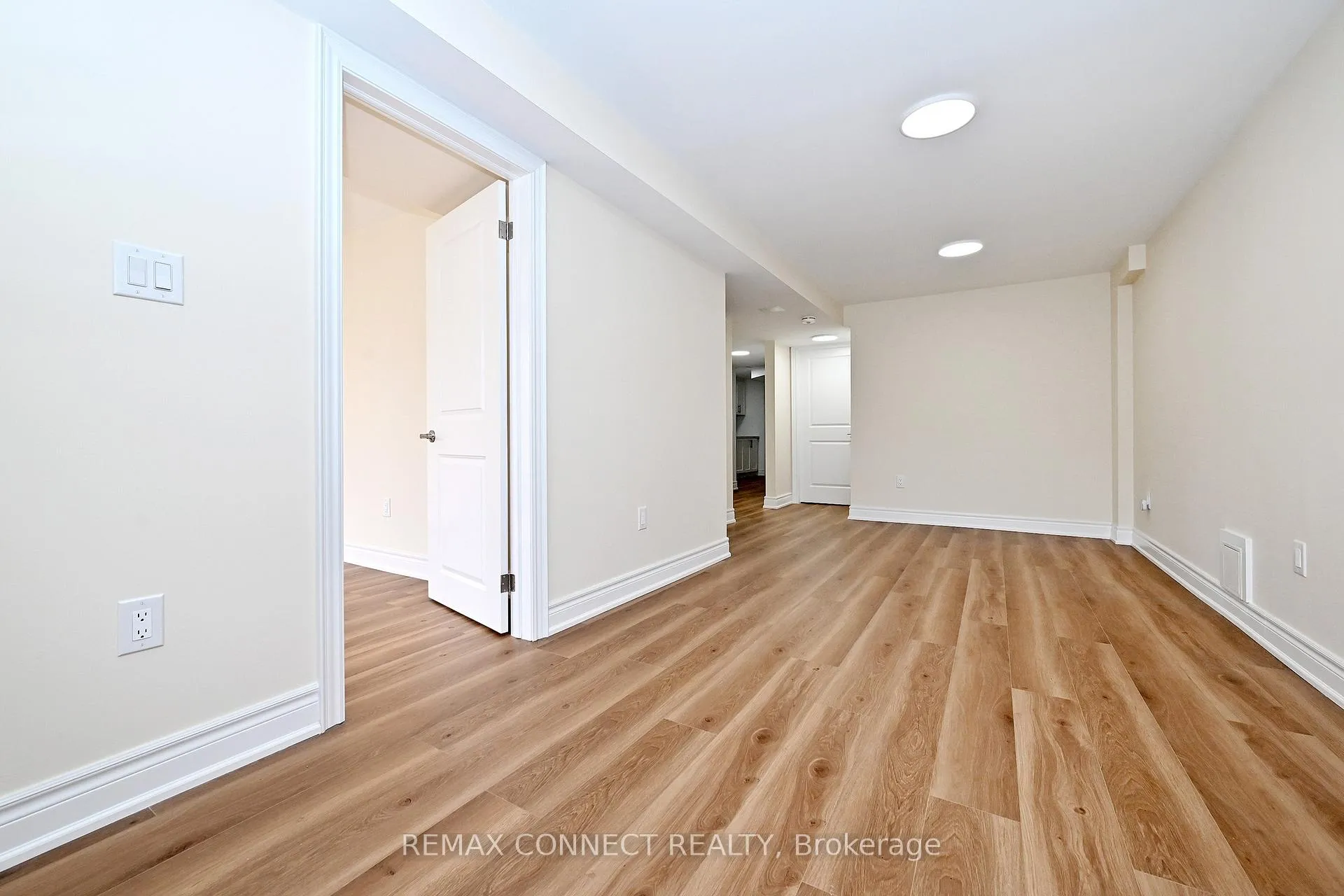 Photo 9 of 1788 Shelburne Street, Oshawa, Samac — HOMEH