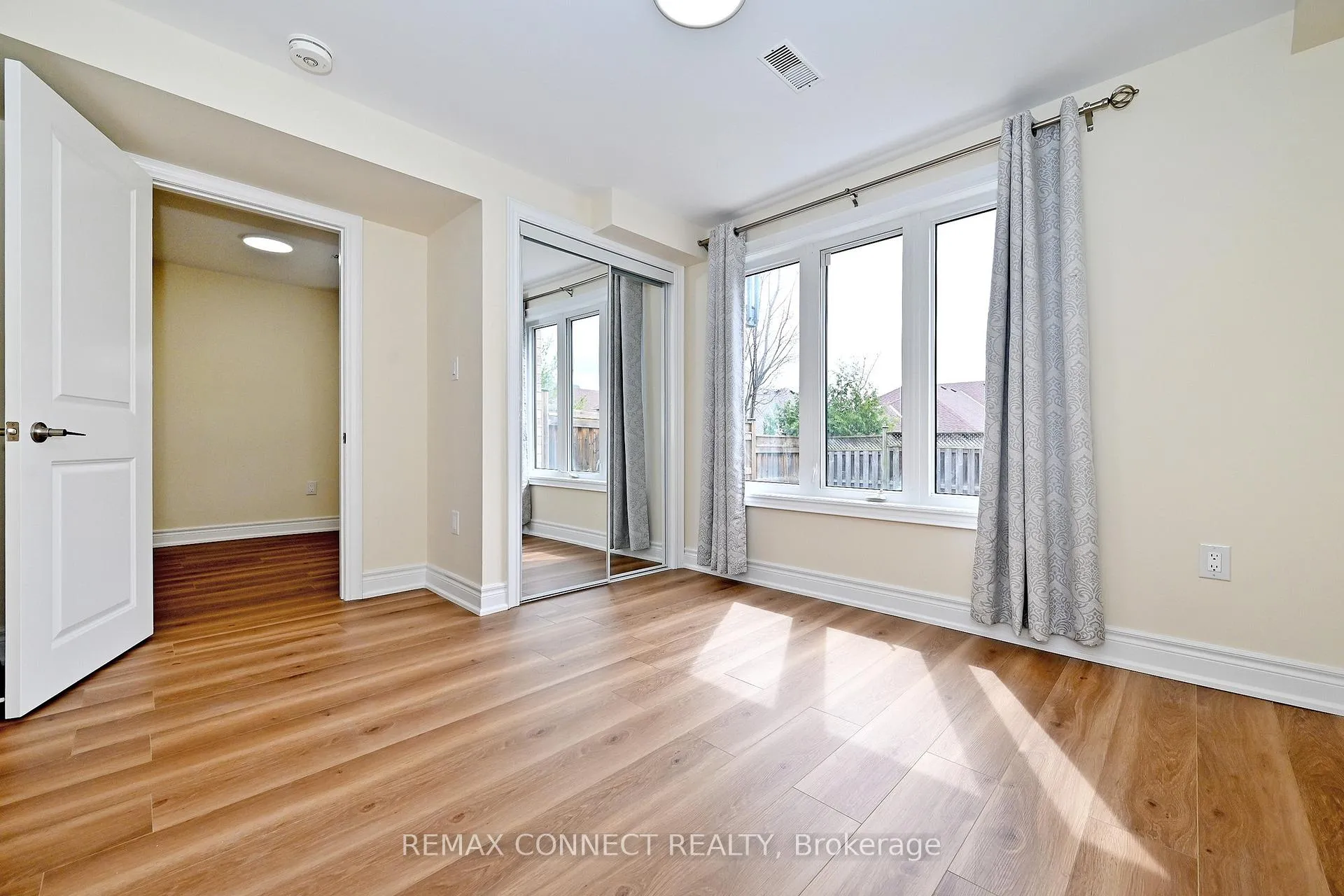 Photo 24 of 1788 Shelburne Street, Oshawa, Samac — HOMEH