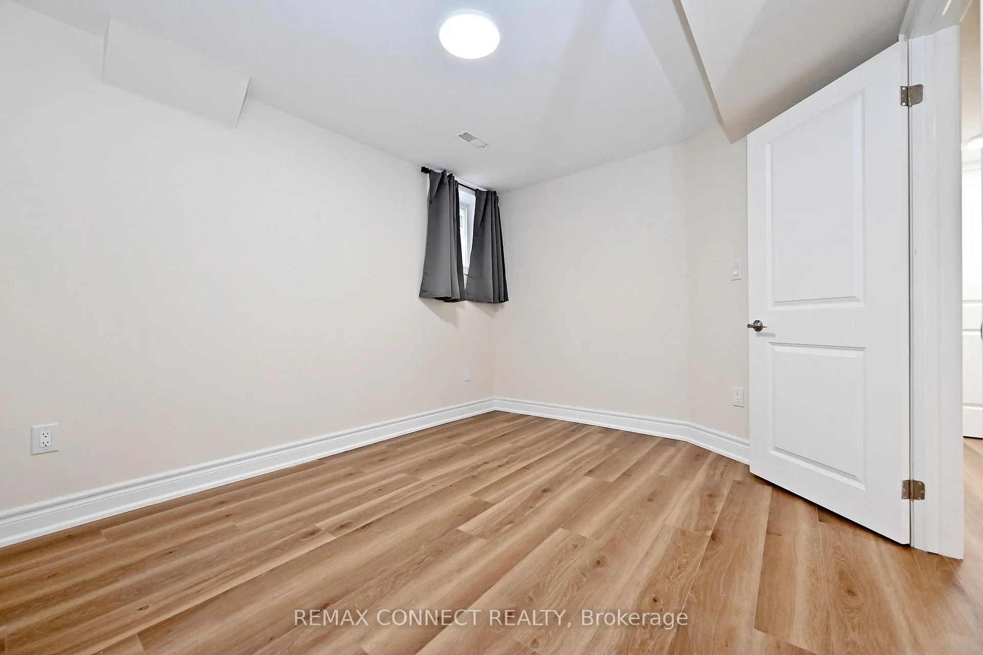 Photo 28 of 1788 Shelburne Street, Oshawa, Samac — HOMEH