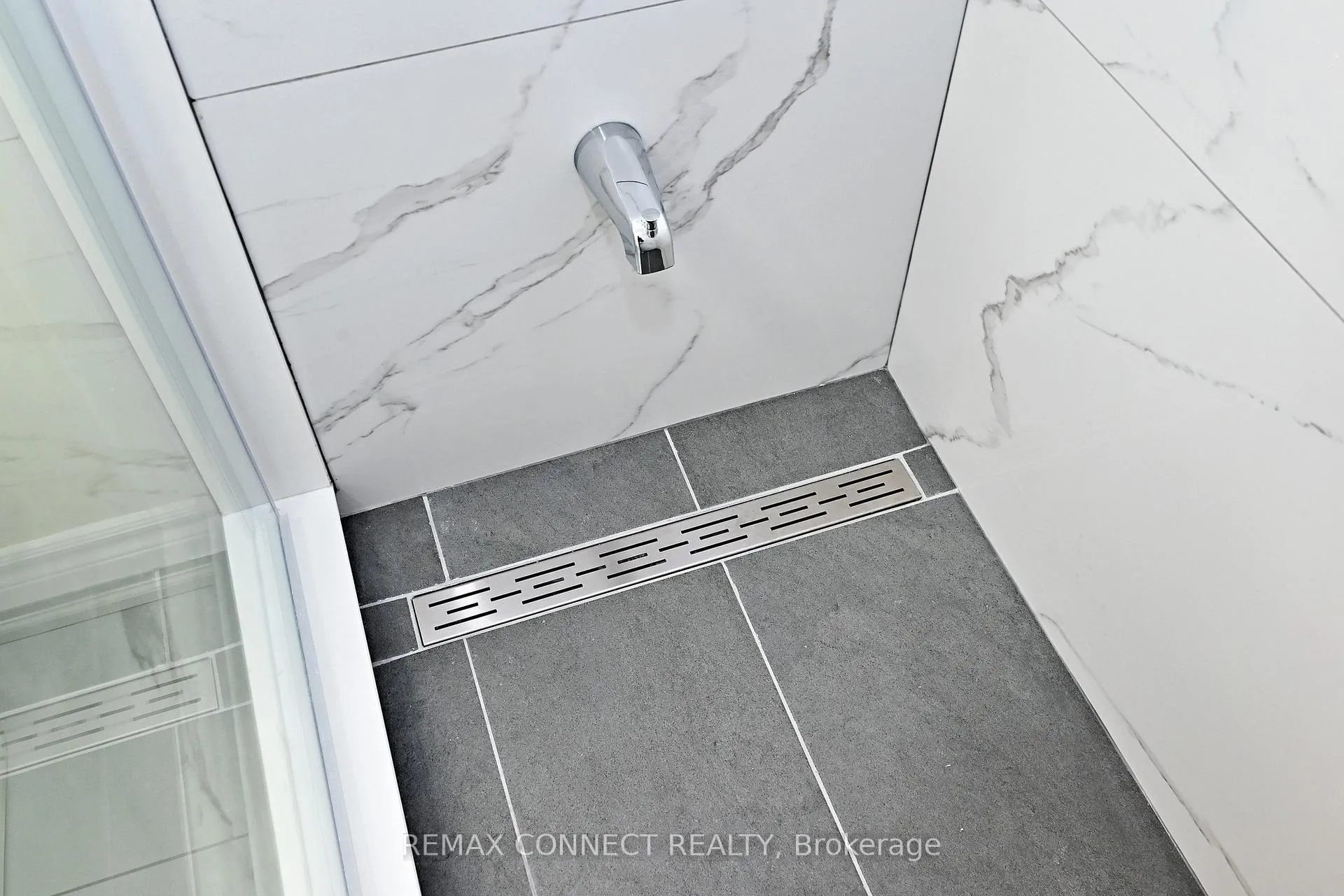 Photo 36 of 1788 Shelburne Street, Oshawa, Samac — HOMEH