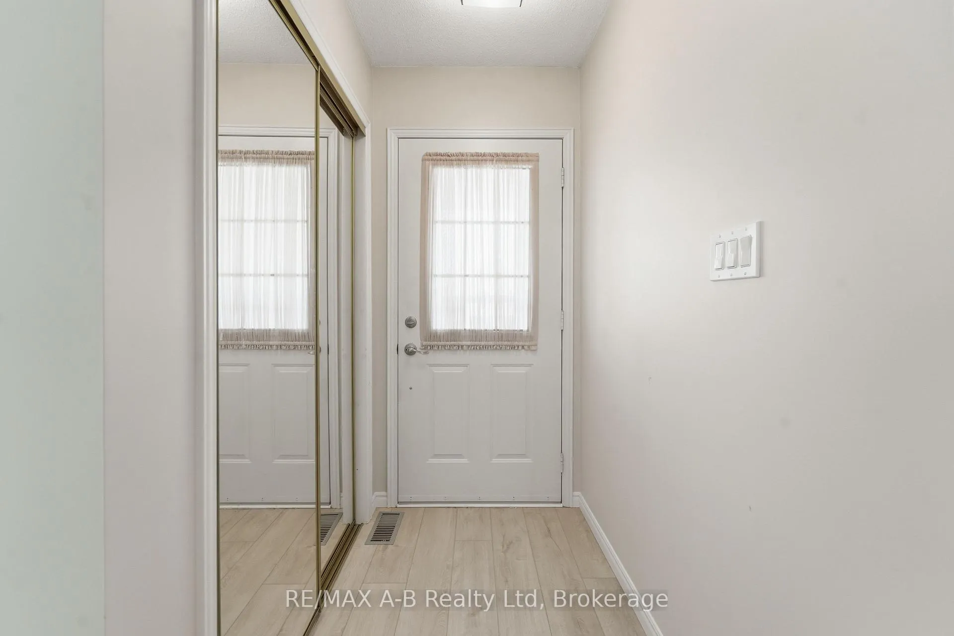 Photo 3 of 178 Toronto Street E, West Perth, Mitchell — HOMEH