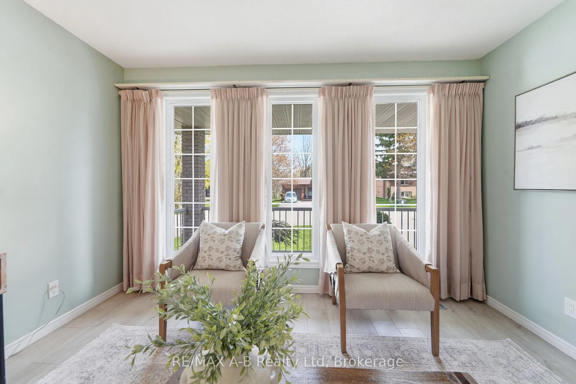 Photo 6 of 178 Toronto Street E, West Perth, Mitchell — HOMEH