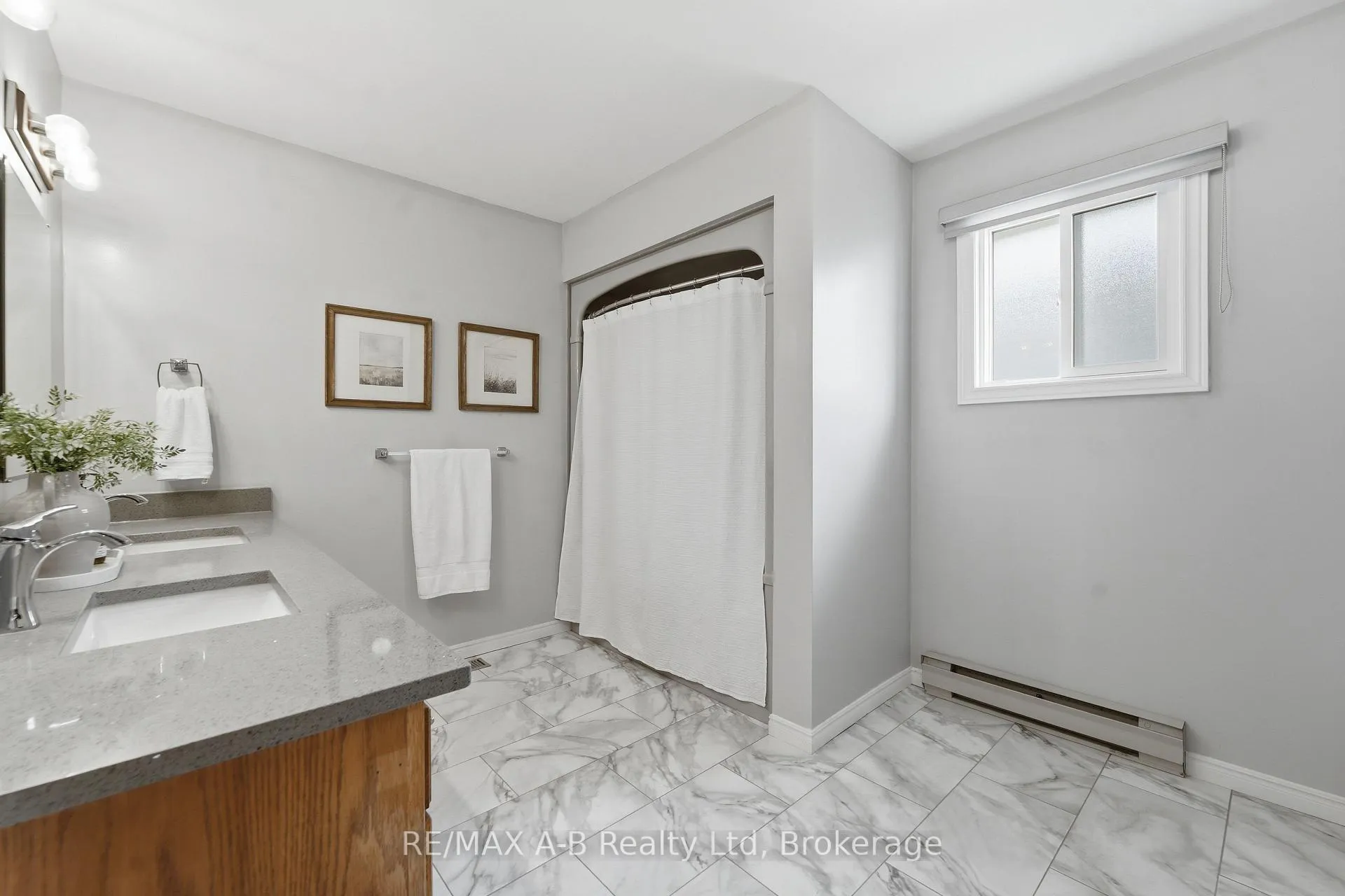 Photo 17 of 178 Toronto Street E, West Perth, Mitchell — HOMEH