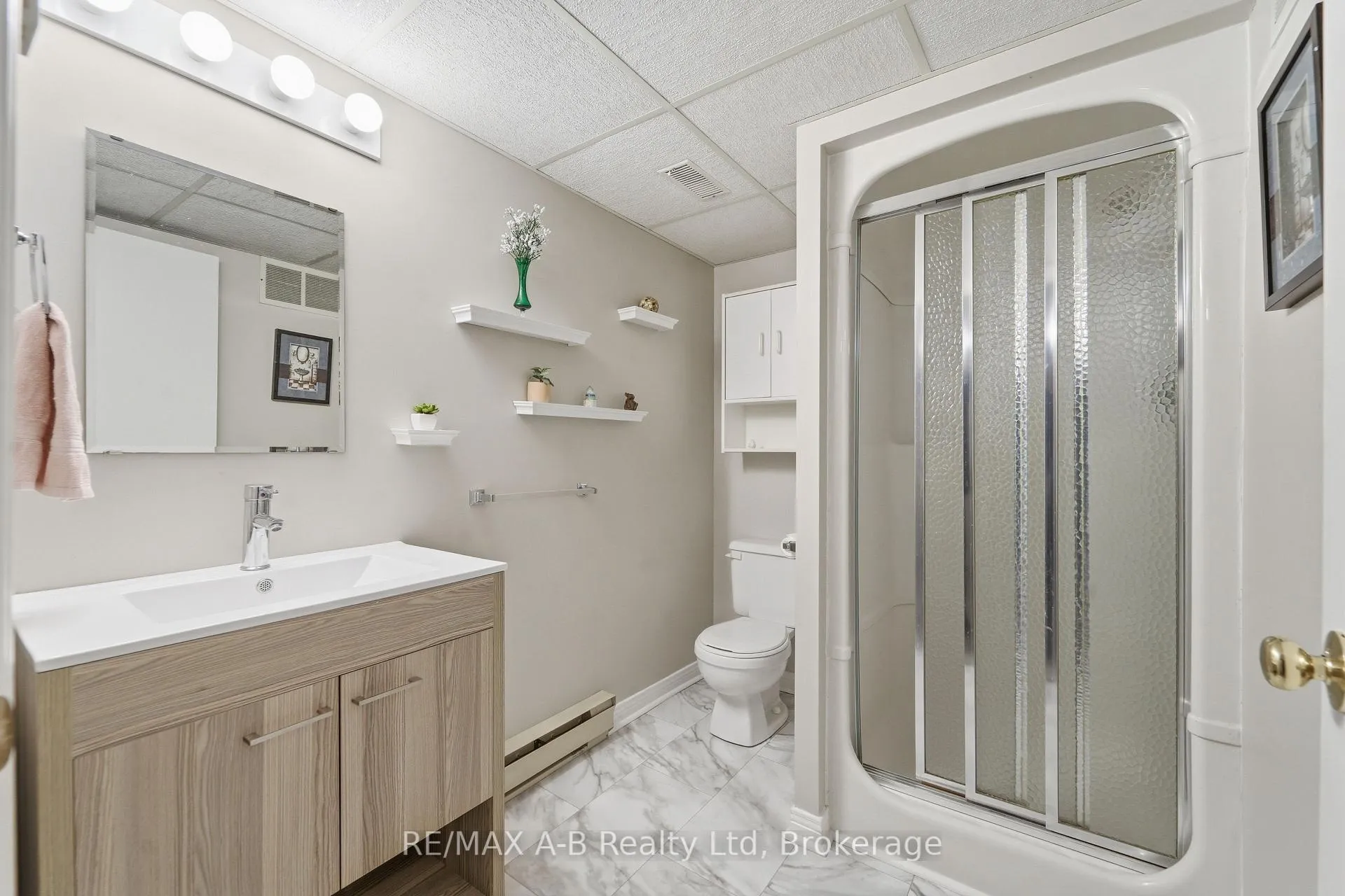 Photo 23 of 178 Toronto Street E, West Perth, Mitchell — HOMEH