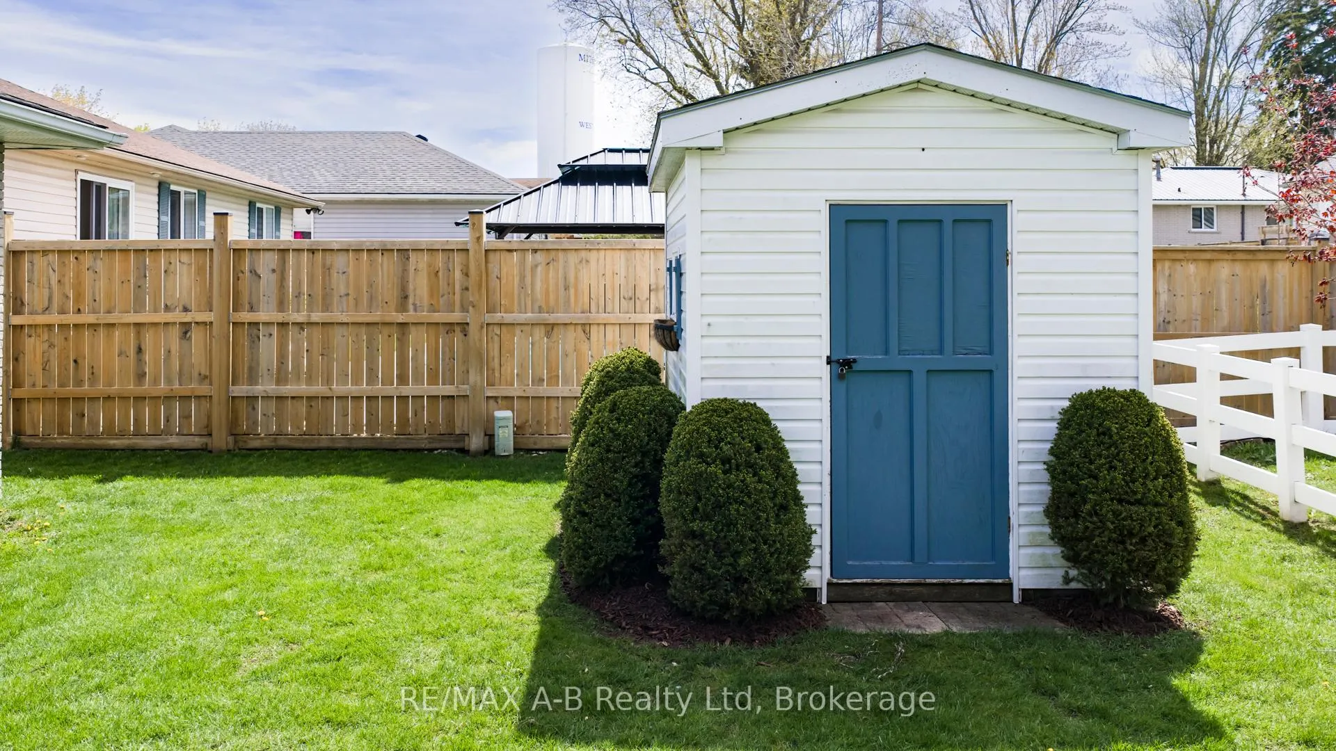 Photo 35 of 178 Toronto Street E, West Perth, Mitchell — HOMEH