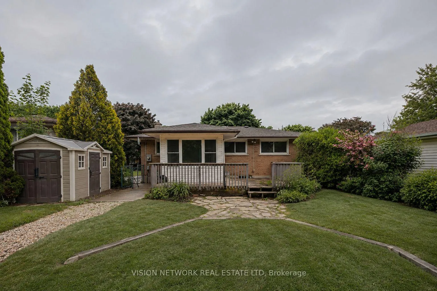 Photo 17 of 171 Pawnee Road, London, East D — HOMEH
