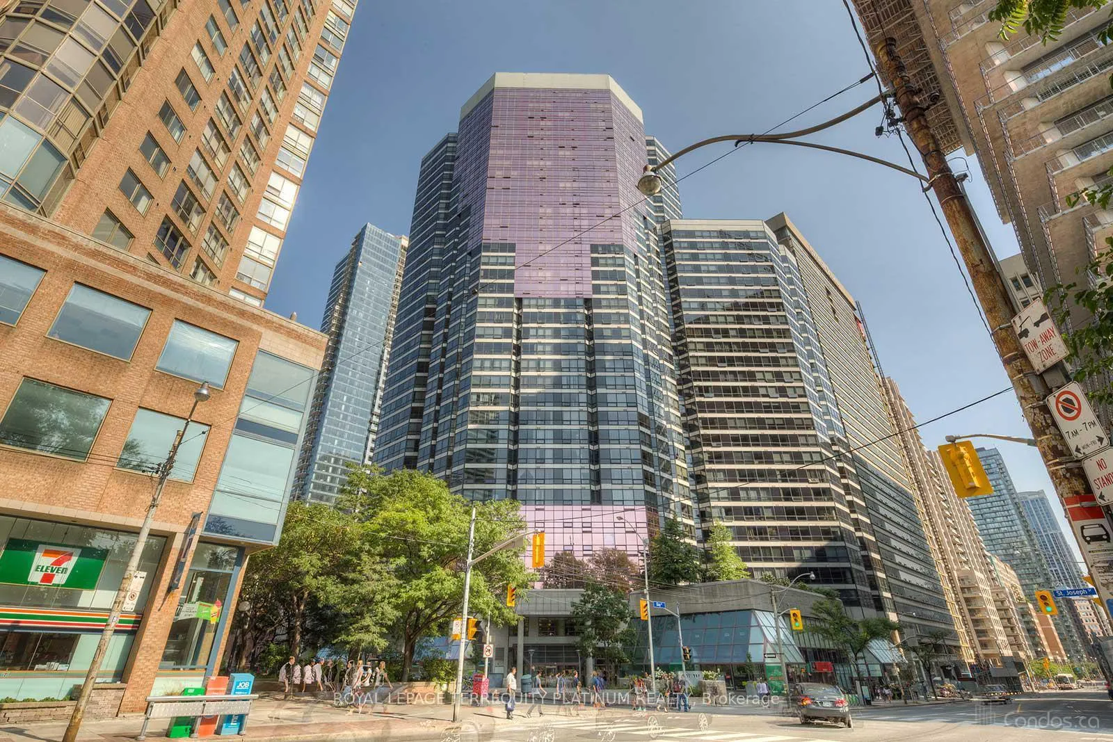 Front of Unit 3305, 1001 Bay Street