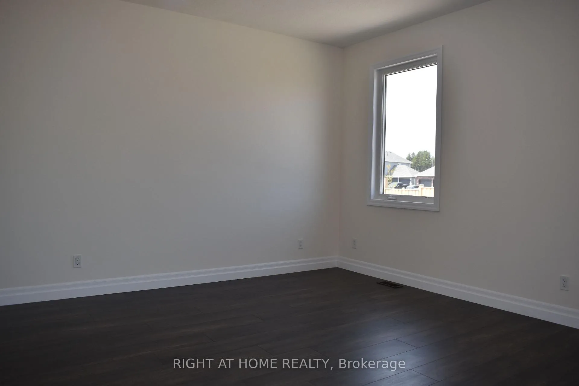 Photo 8 of 48 Allenwood Road, Springwater, Elmvale — HOMEH