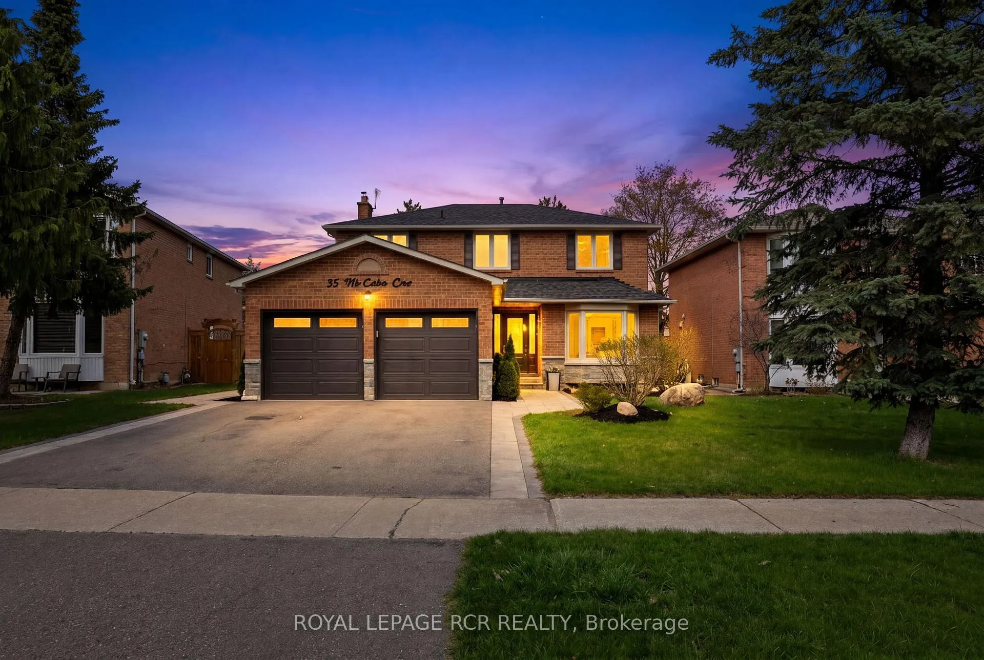 Photo 2 of 35 Mccabe Crescent, Caledon, Bolton North — HOMEH