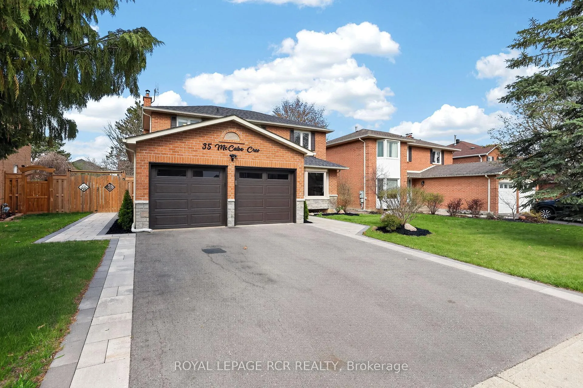 Photo 3 of 35 Mccabe Crescent, Caledon, Bolton North — HOMEH