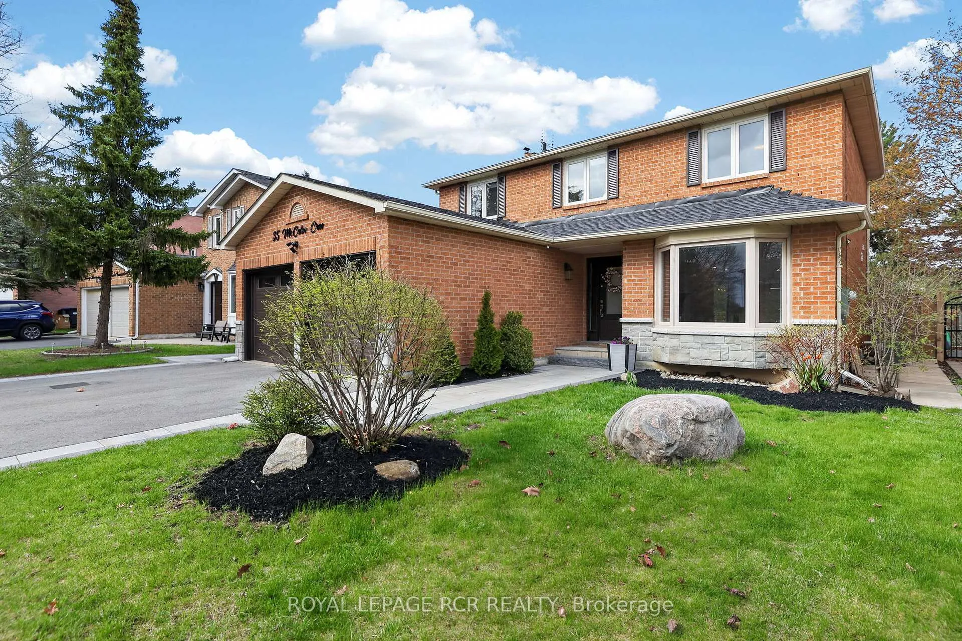 Photo 4 of 35 Mccabe Crescent, Caledon, Bolton North — HOMEH