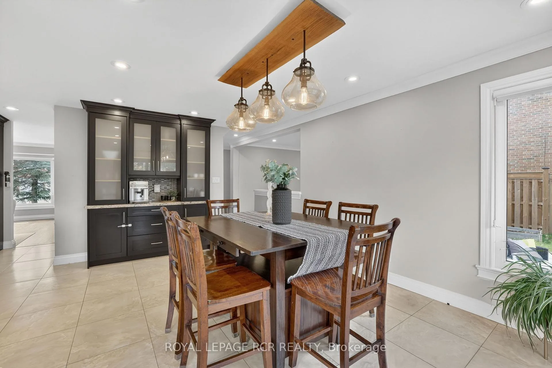 Photo 13 of 35 Mccabe Crescent, Caledon, Bolton North — HOMEH