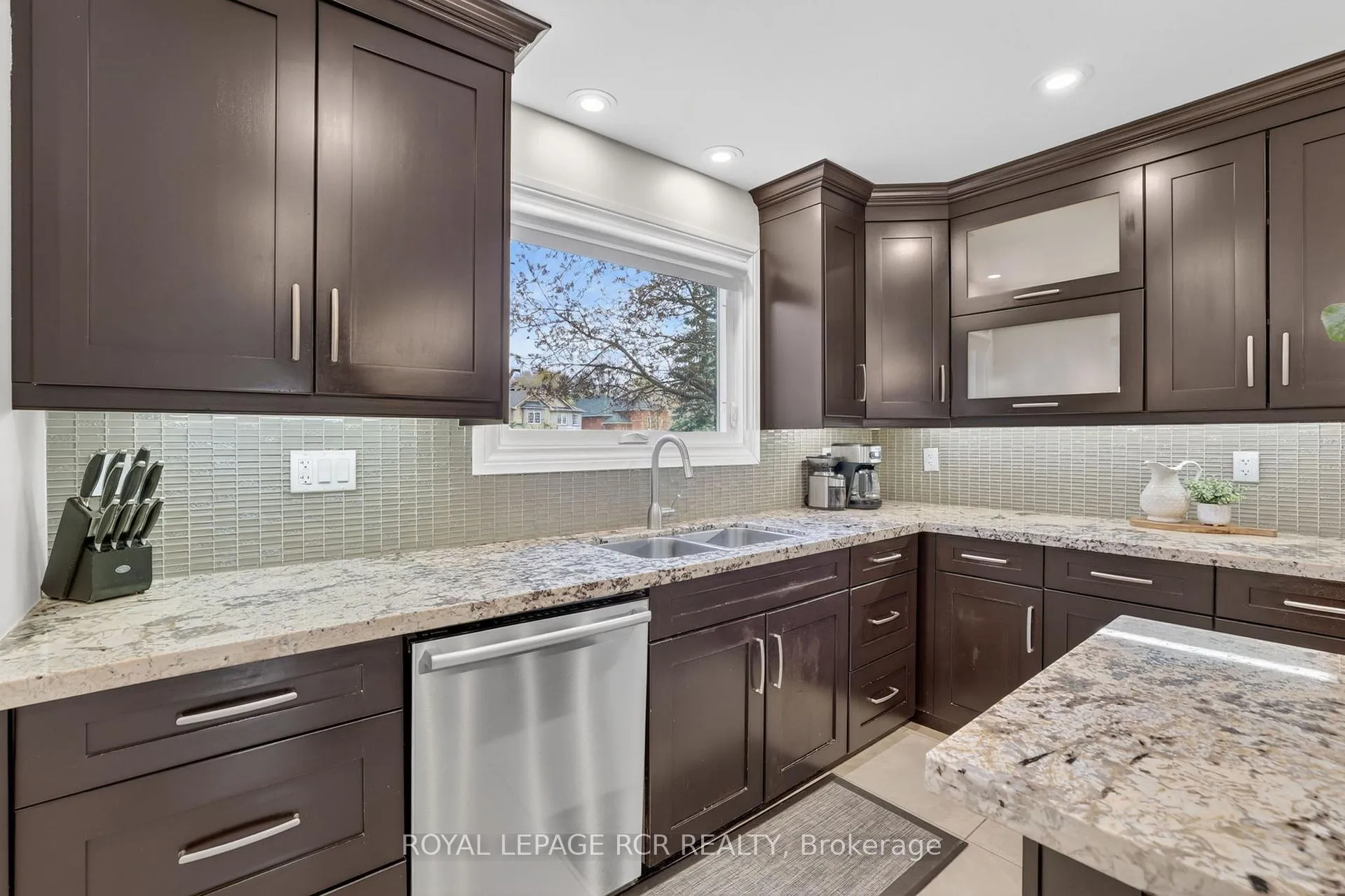 Photo 18 of 35 Mccabe Crescent, Caledon, Bolton North — HOMEH