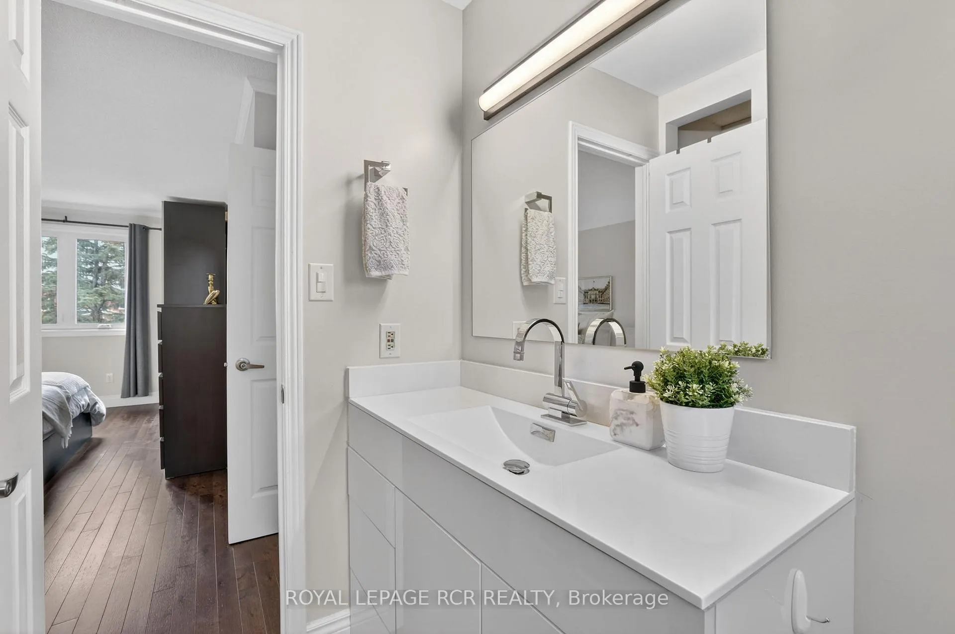 Photo 25 of 35 Mccabe Crescent, Caledon, Bolton North — HOMEH