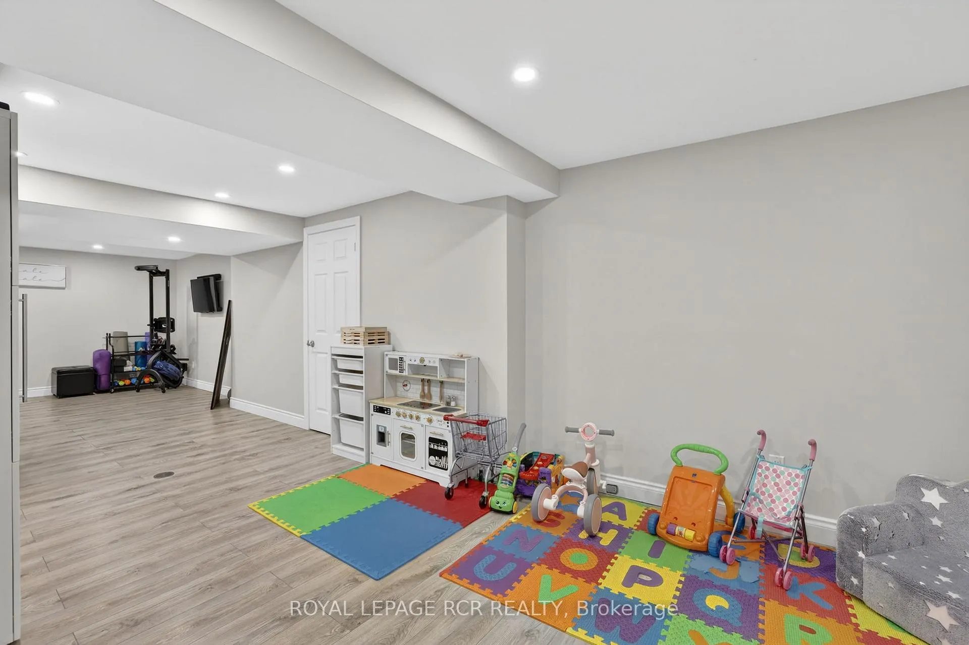 Photo 34 of 35 Mccabe Crescent, Caledon, Bolton North — HOMEH