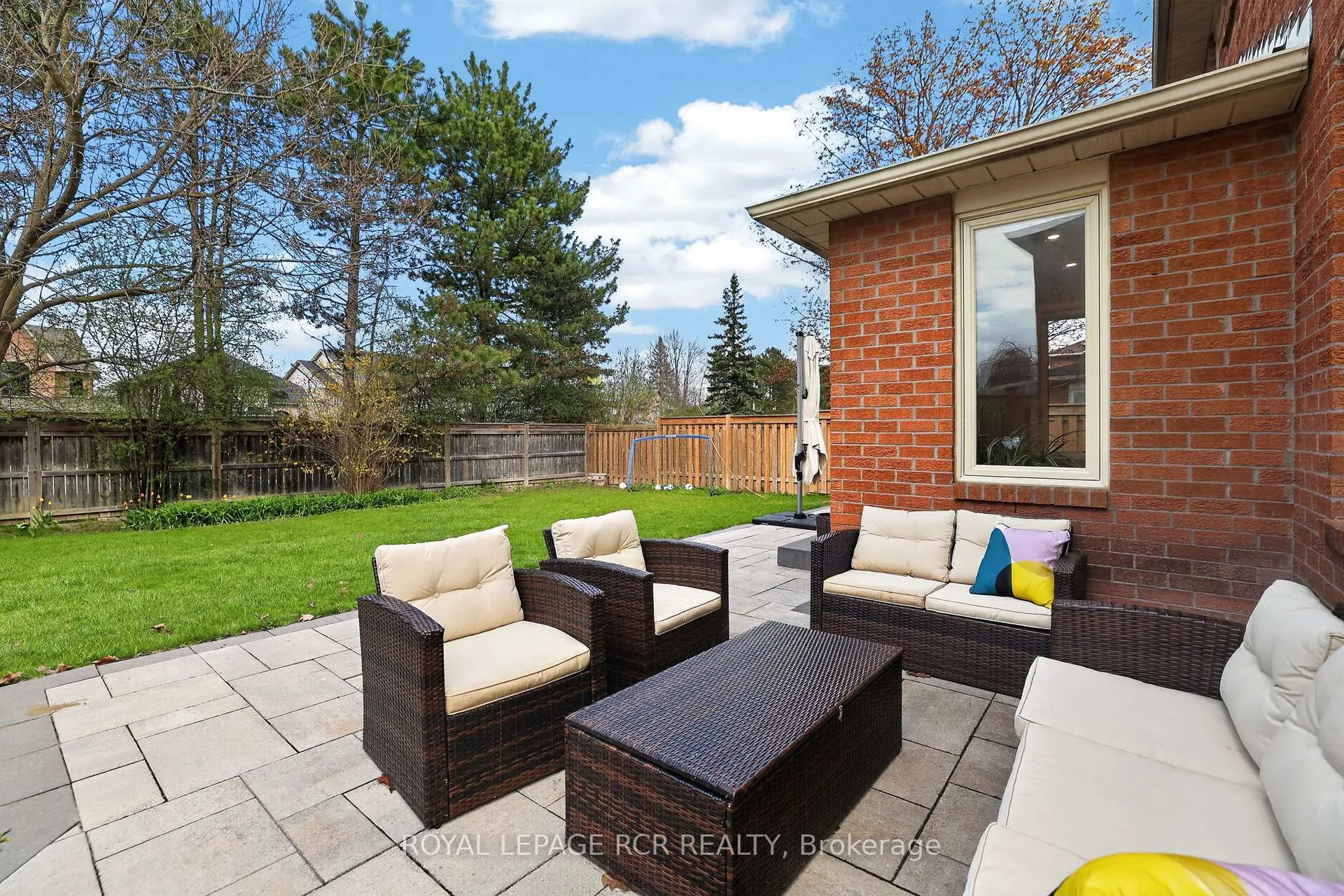 Photo 38 of 35 Mccabe Crescent, Caledon, Bolton North — HOMEH
