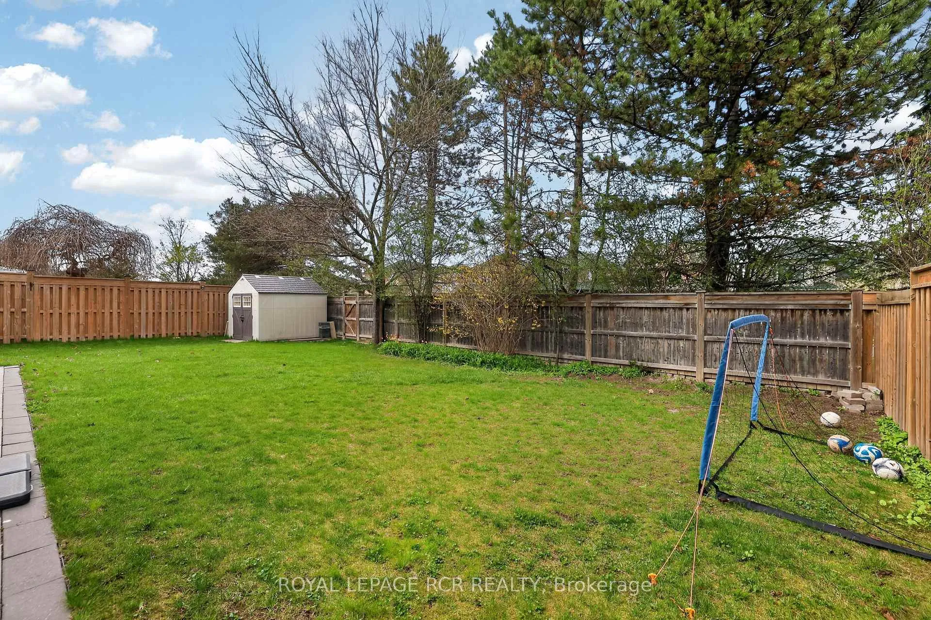Photo 40 of 35 Mccabe Crescent, Caledon, Bolton North — HOMEH