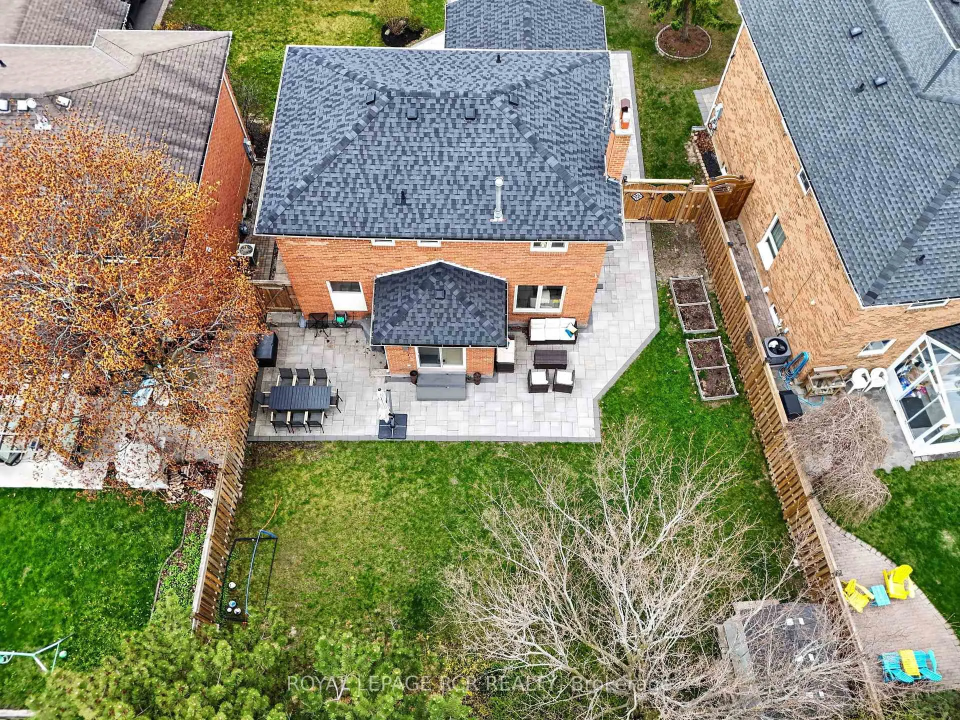 Photo 43 of 35 Mccabe Crescent, Caledon, Bolton North — HOMEH