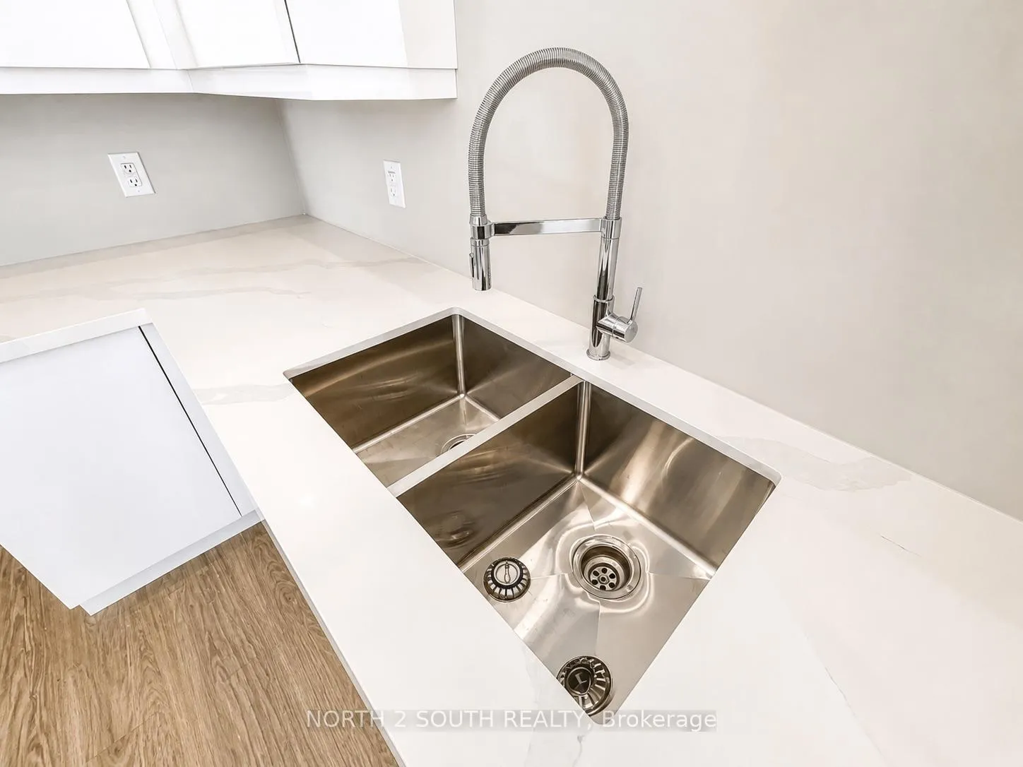 Photo 6 of 1056 Hansler Road, Welland, N. Welland — HOMEH