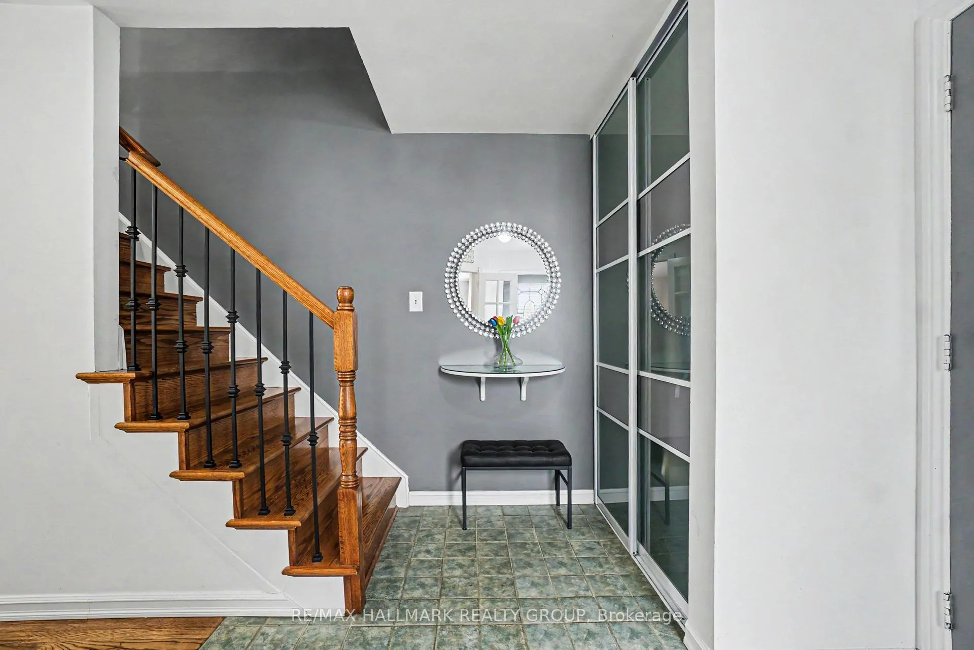 Photo 4 of 2056 Wildflower Drive, Ottawa, Queenswood Heights South — HOMEH