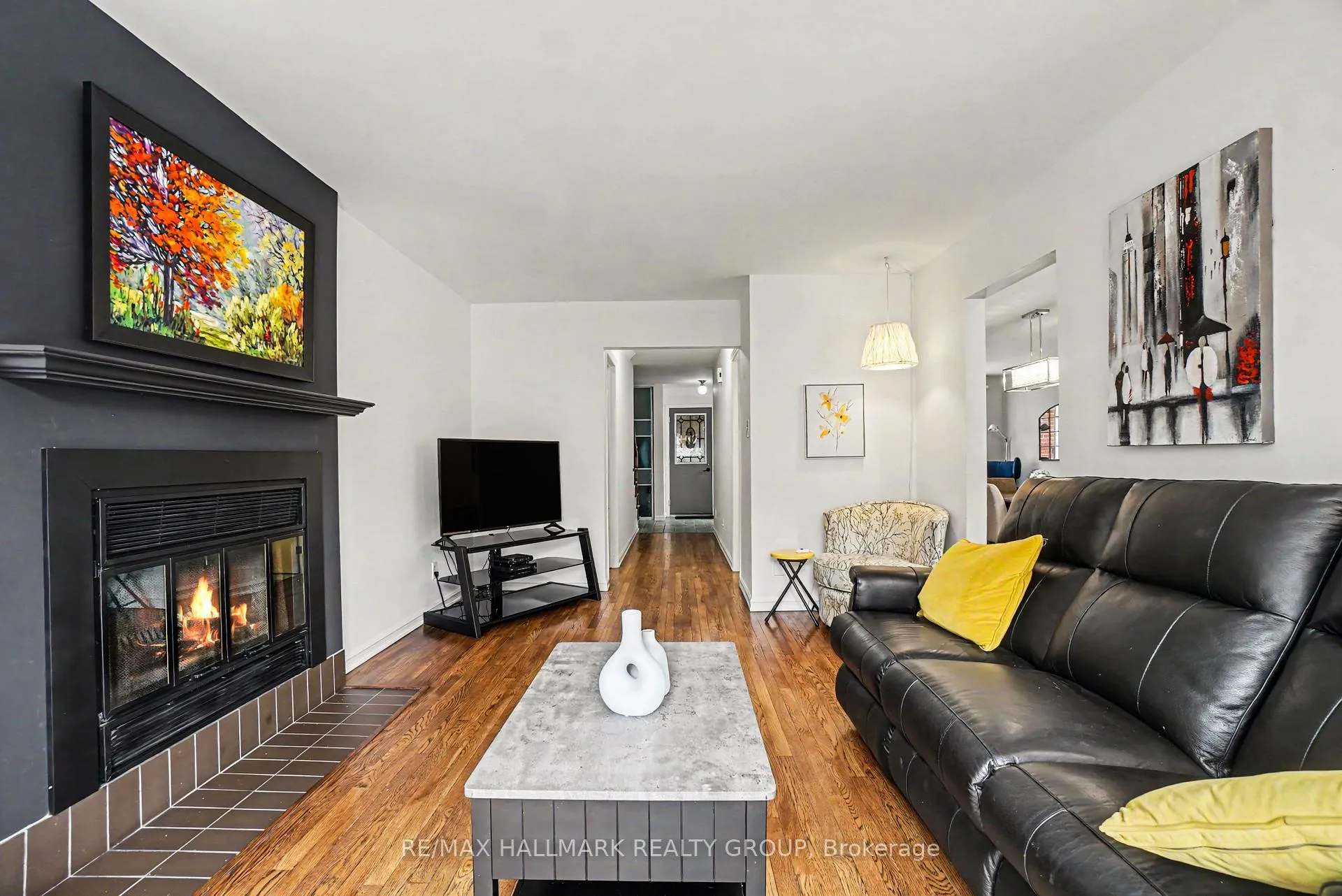 Photo 6 of 2056 Wildflower Drive, Ottawa, Queenswood Heights South — HOMEH