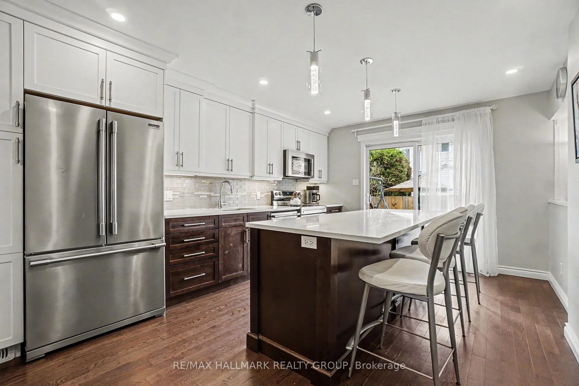Photo 9 of 2056 Wildflower Drive, Ottawa, Queenswood Heights South — HOMEH