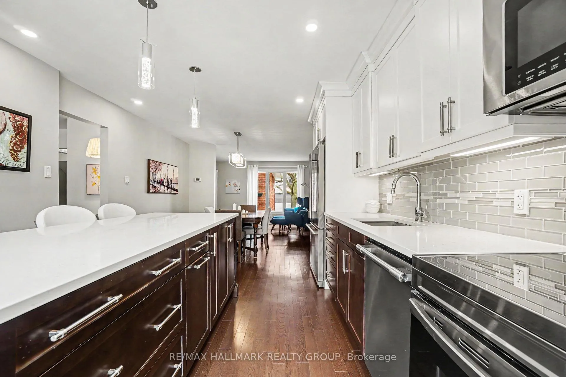 Photo 10 of 2056 Wildflower Drive, Ottawa, Queenswood Heights South — HOMEH