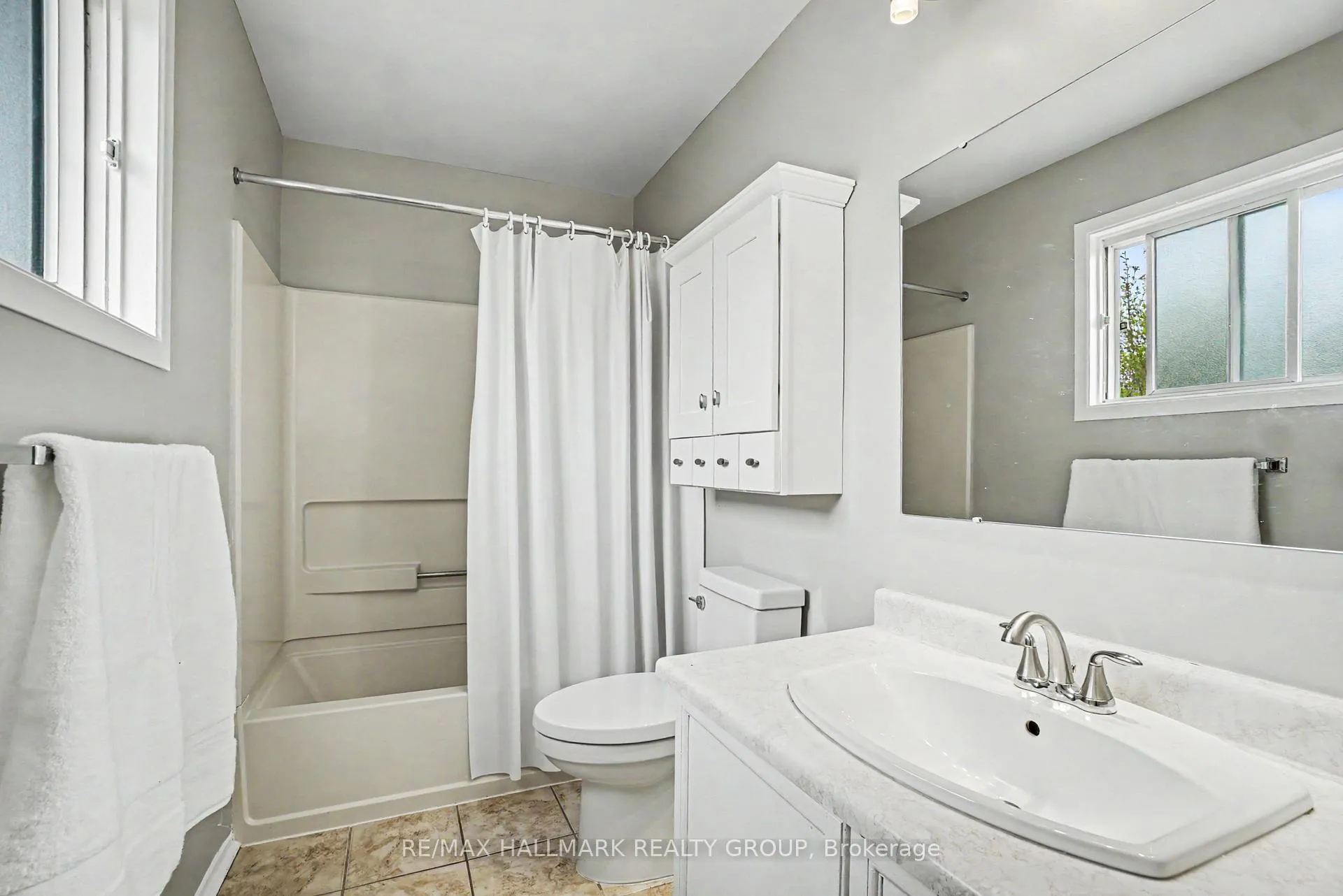 Photo 20 of 2056 Wildflower Drive, Ottawa, Queenswood Heights South — HOMEH