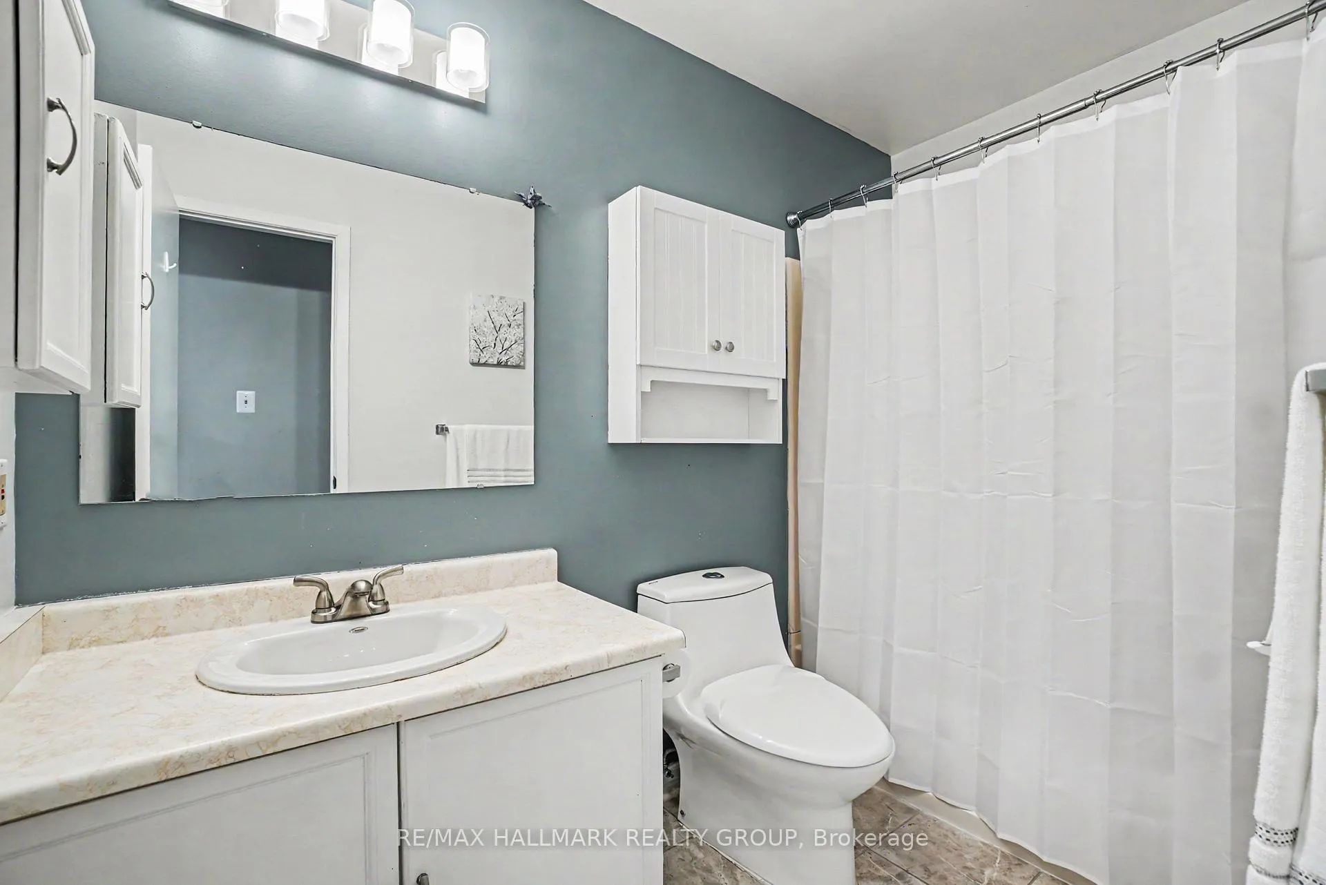Photo 23 of 2056 Wildflower Drive, Ottawa, Queenswood Heights South — HOMEH