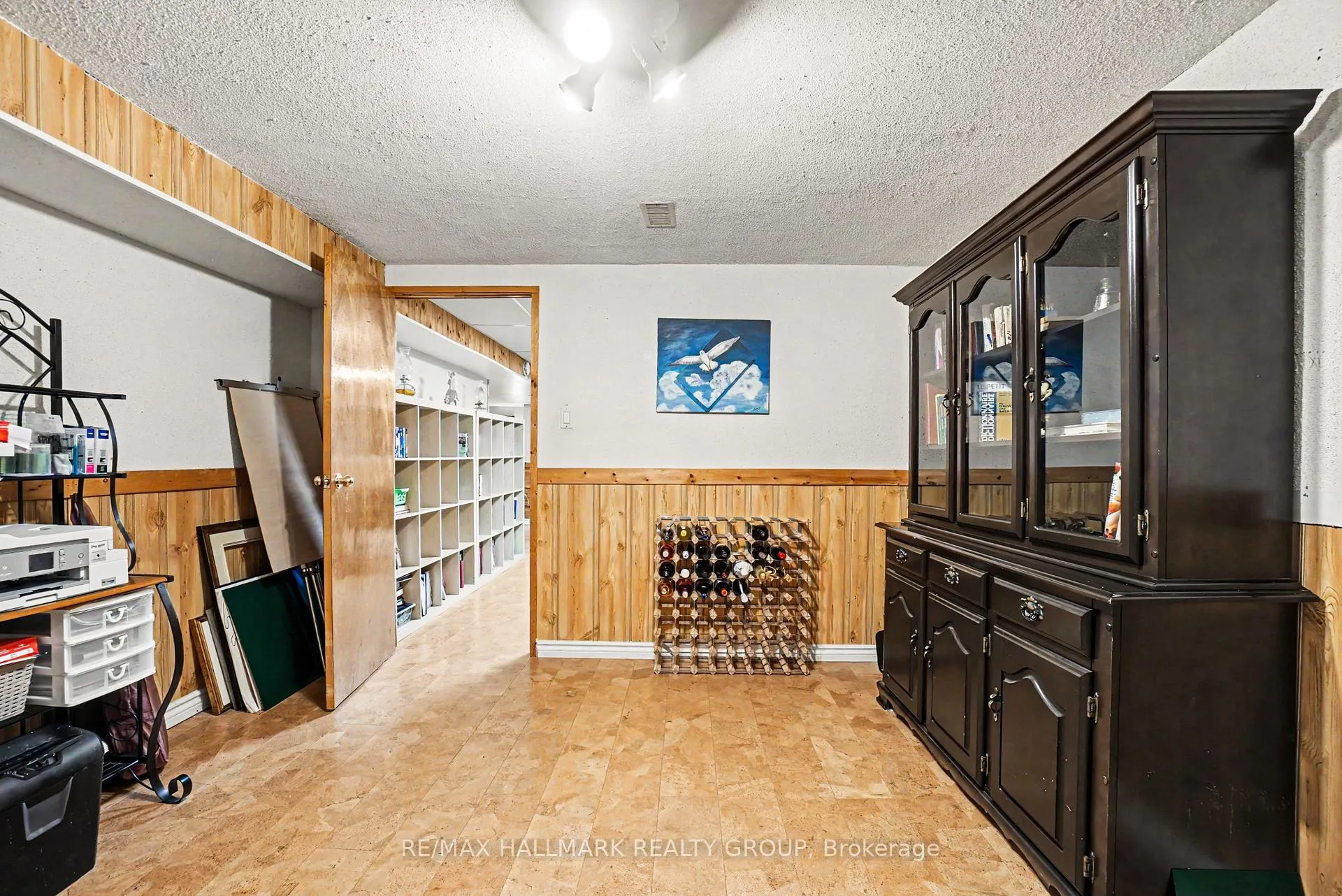 Photo 28 of 2056 Wildflower Drive, Ottawa, Queenswood Heights South — HOMEH