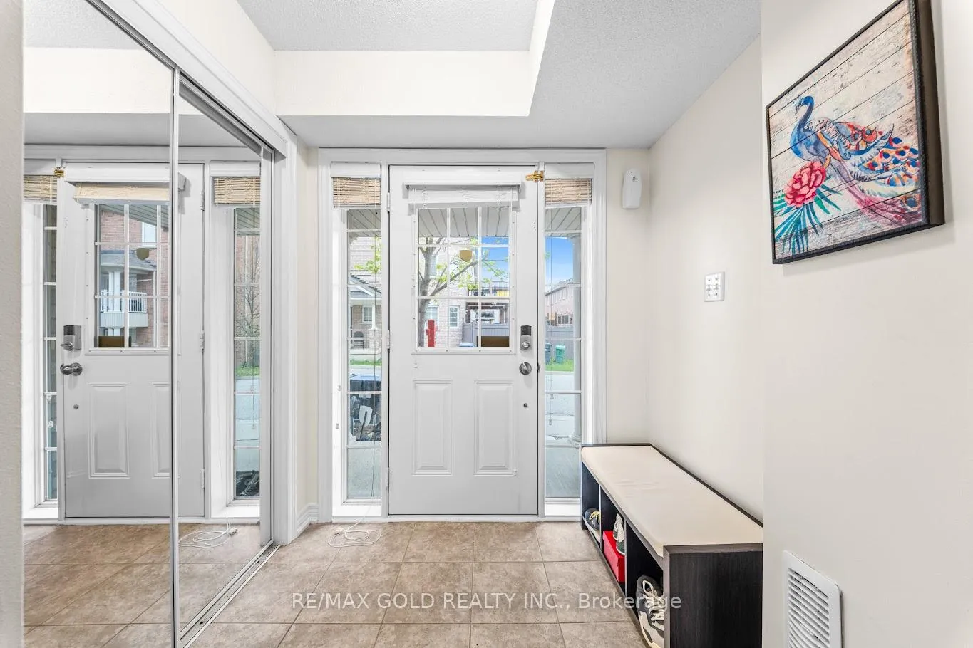 Photo 4 of 52 Arizona Drive, Brampton, Bram West — HOMEH