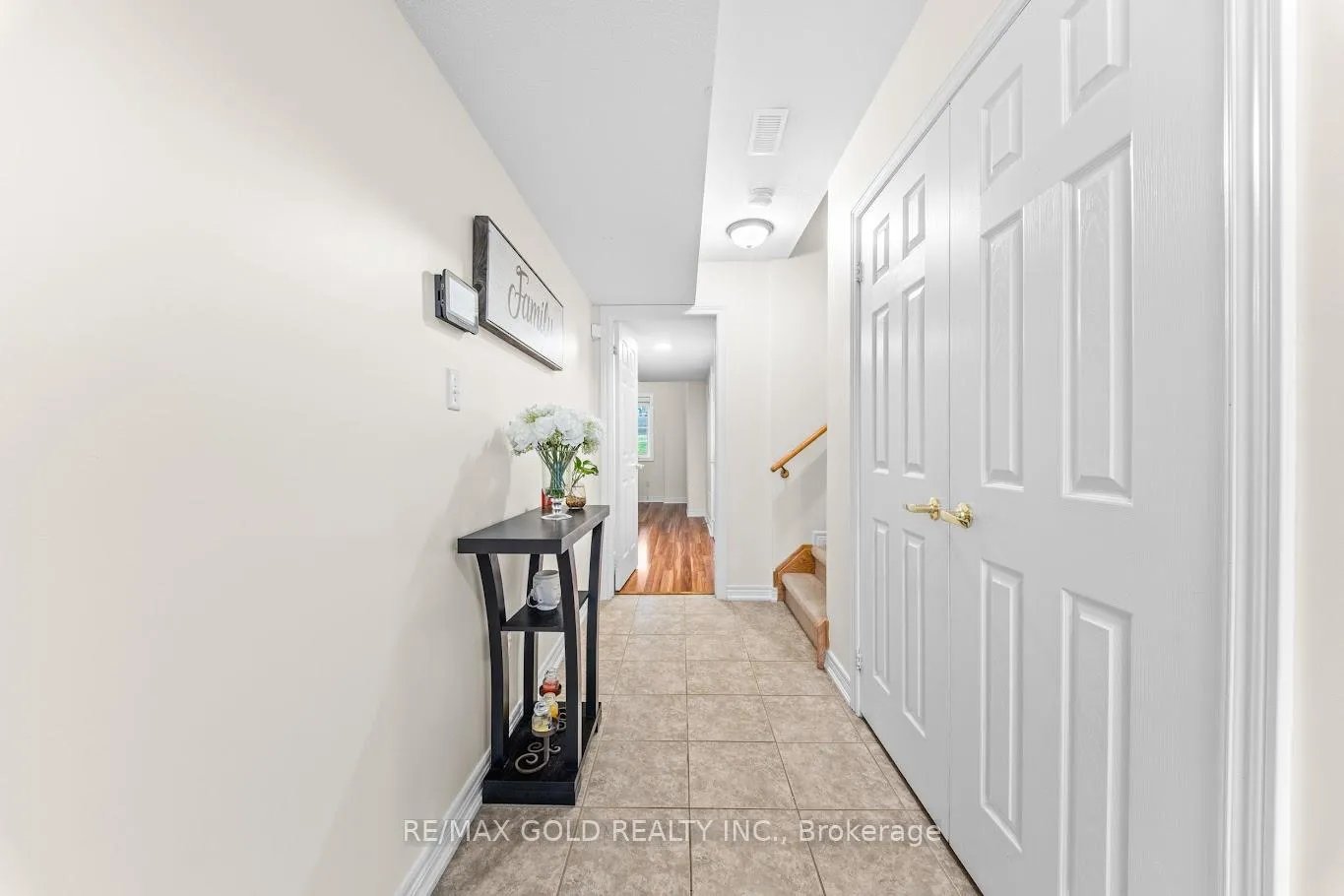 Photo 6 of 52 Arizona Drive, Brampton, Bram West — HOMEH