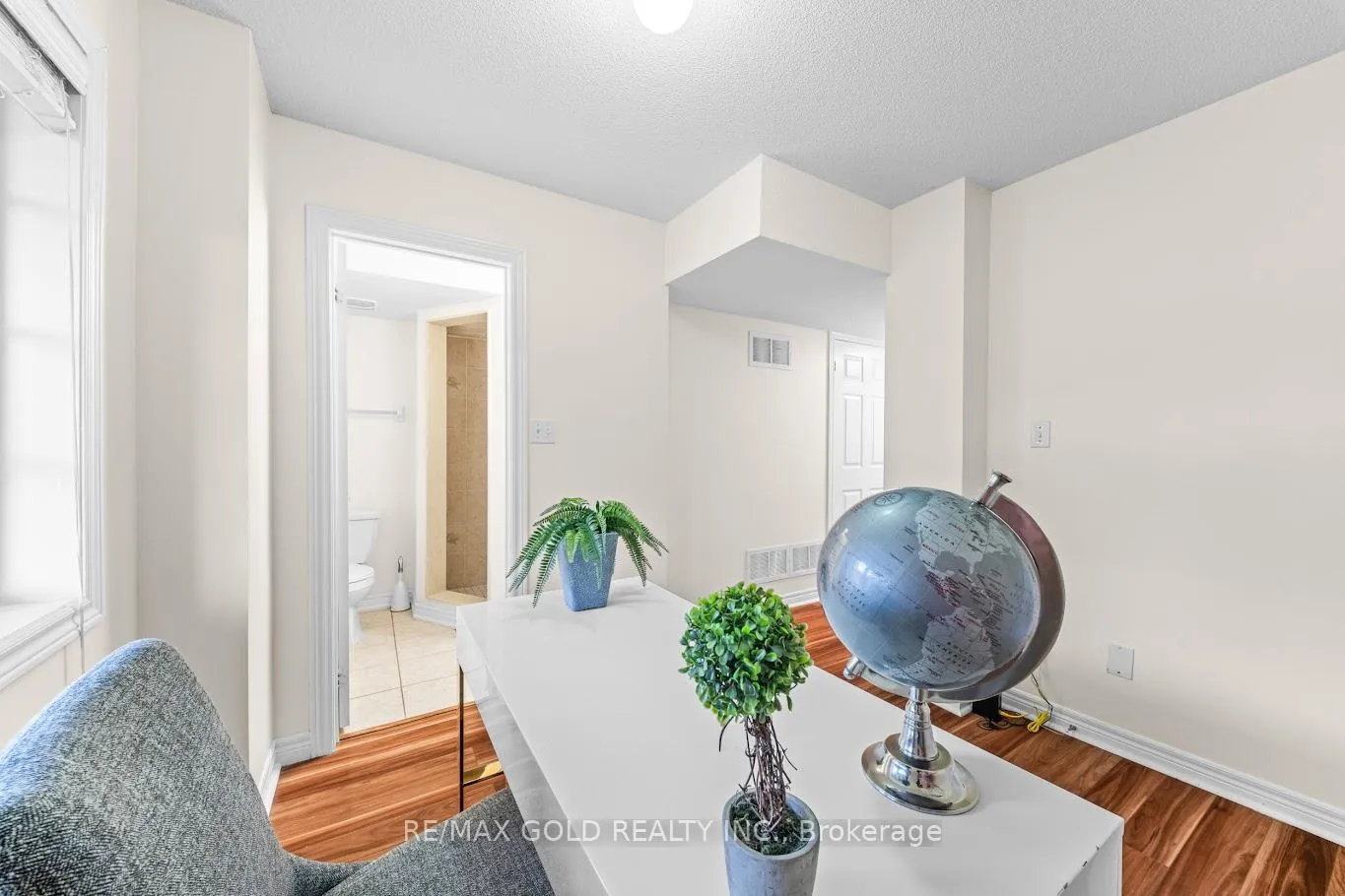 Photo 9 of 52 Arizona Drive, Brampton, Bram West — HOMEH