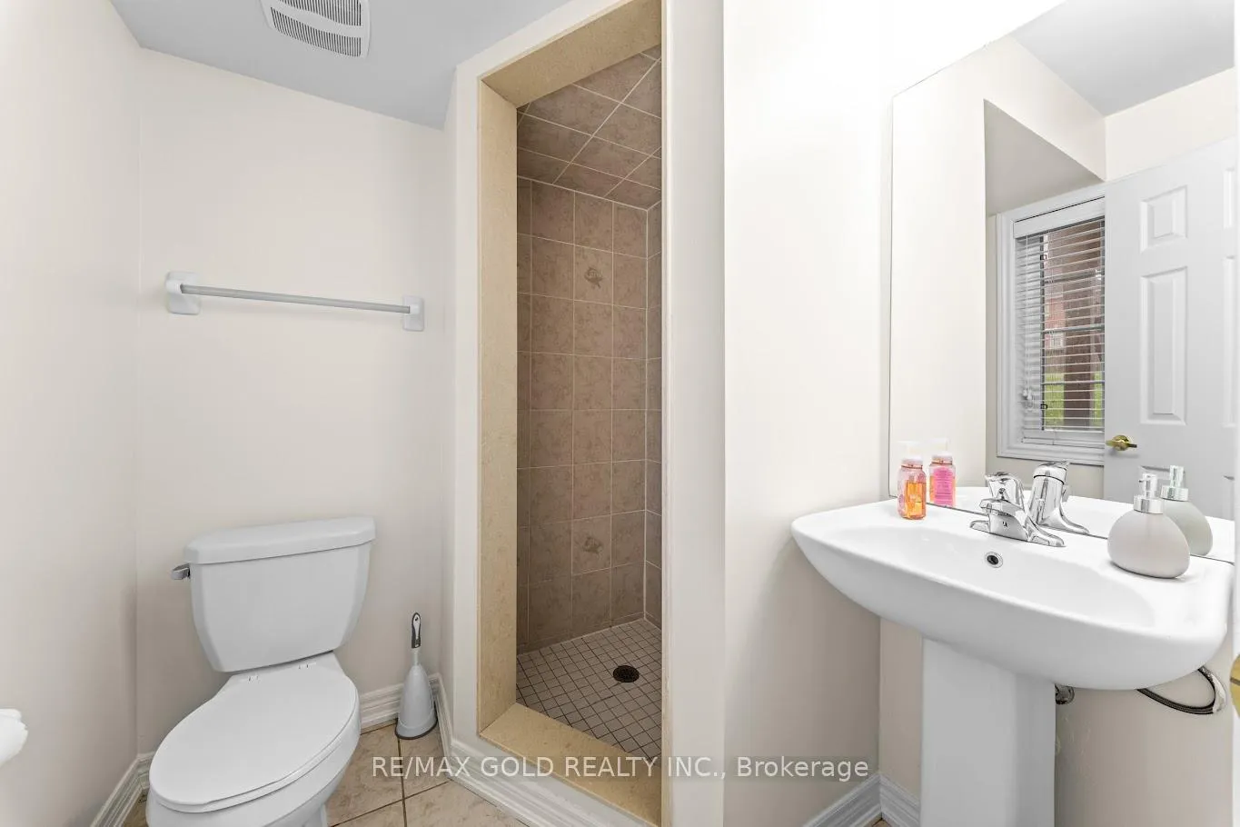 Photo 11 of 52 Arizona Drive, Brampton, Bram West — HOMEH