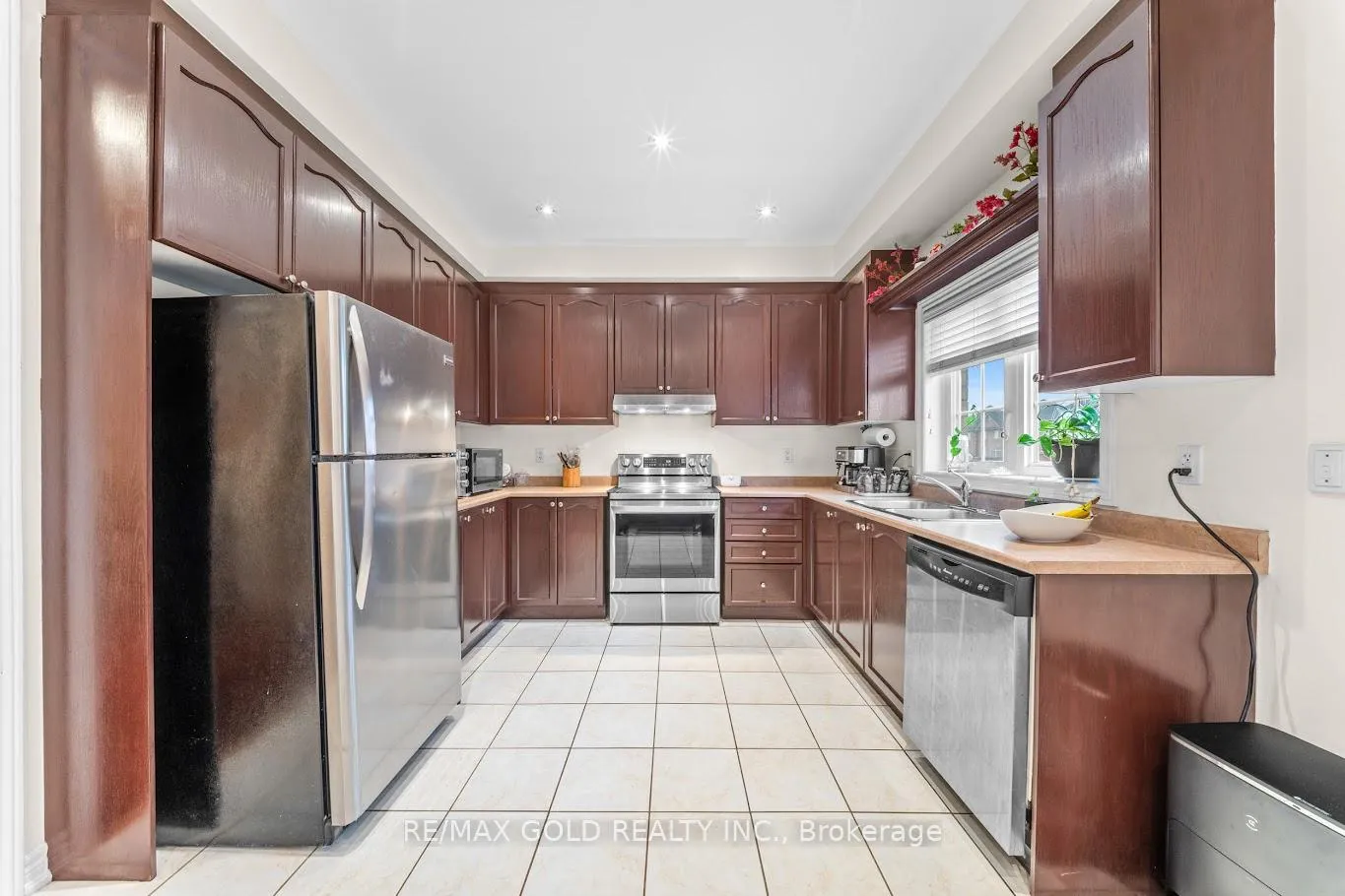 Photo 17 of 52 Arizona Drive, Brampton, Bram West — HOMEH