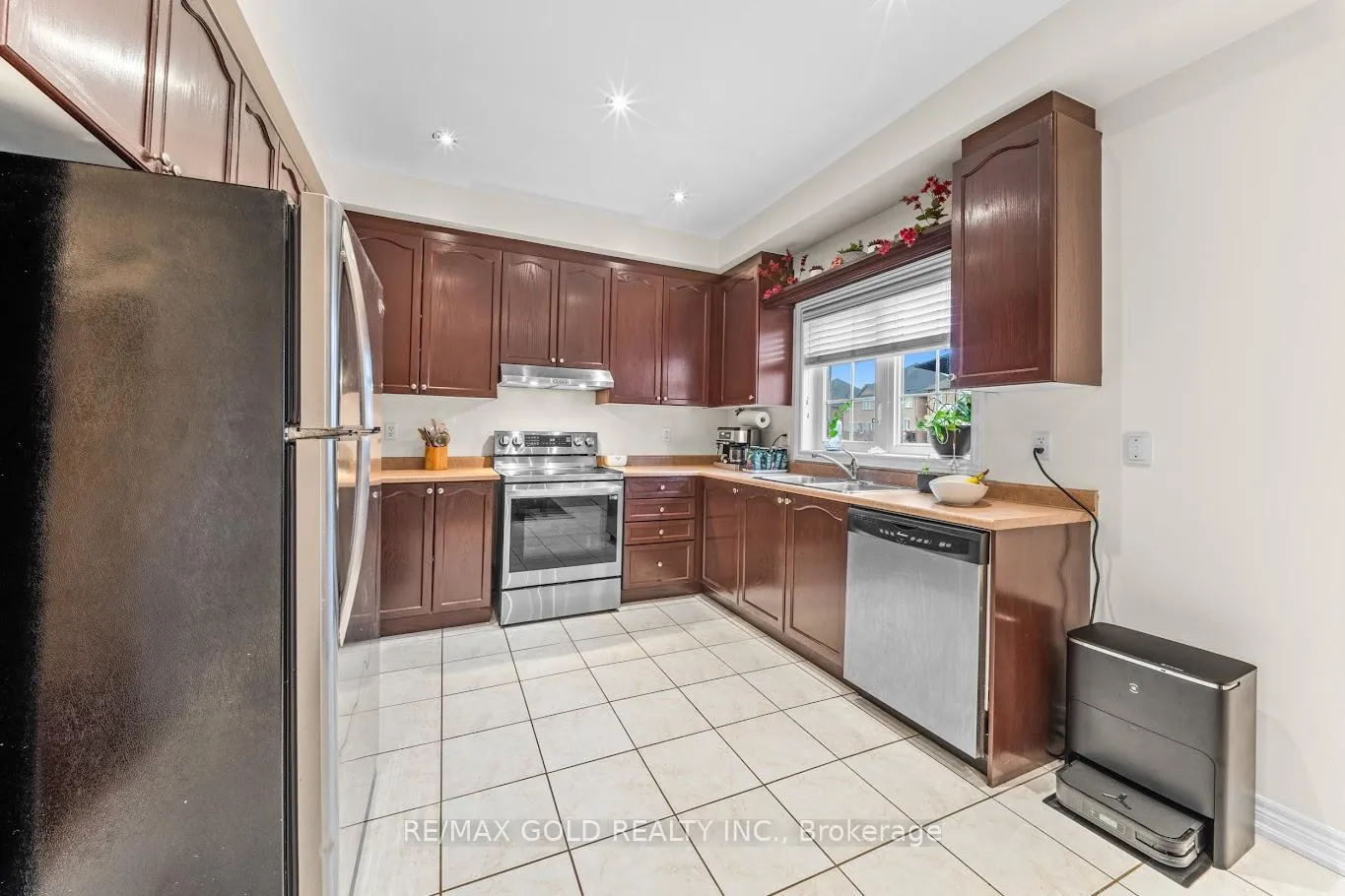 Photo 19 of 52 Arizona Drive, Brampton, Bram West — HOMEH
