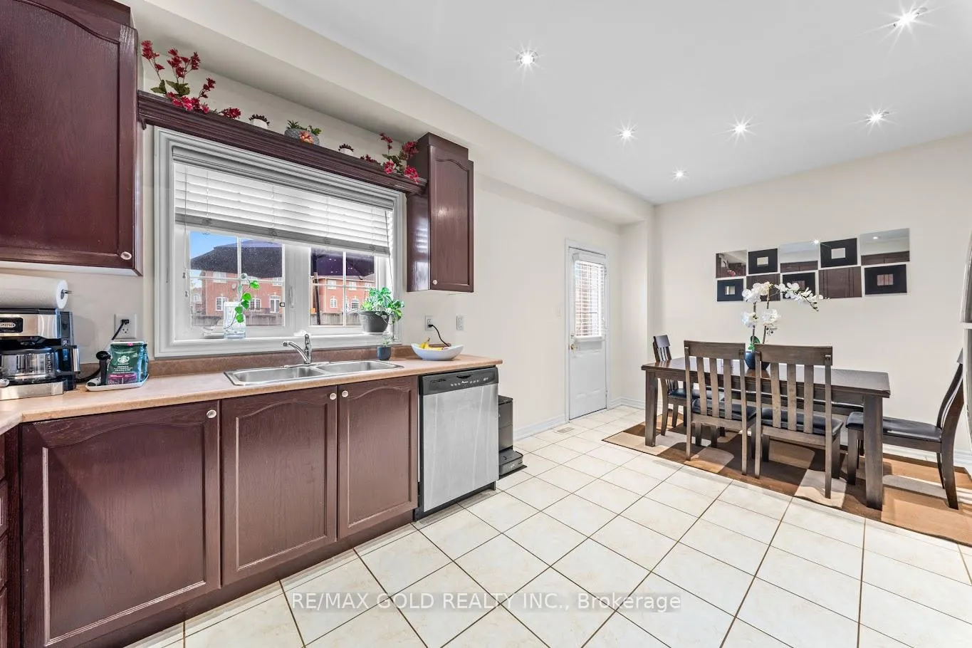 Photo 22 of 52 Arizona Drive, Brampton, Bram West — HOMEH