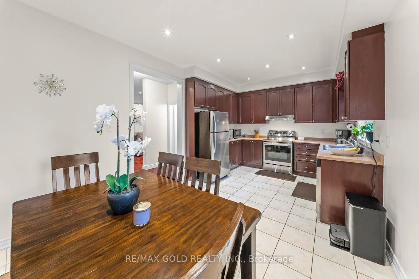 Photo 24 of 52 Arizona Drive, Brampton, Bram West — HOMEH