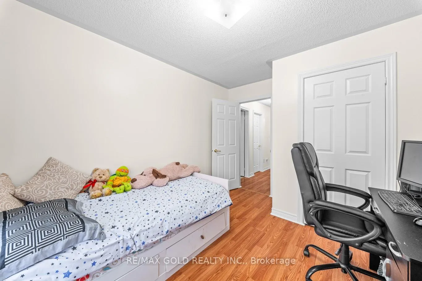 Photo 41 of 52 Arizona Drive, Brampton, Bram West — HOMEH