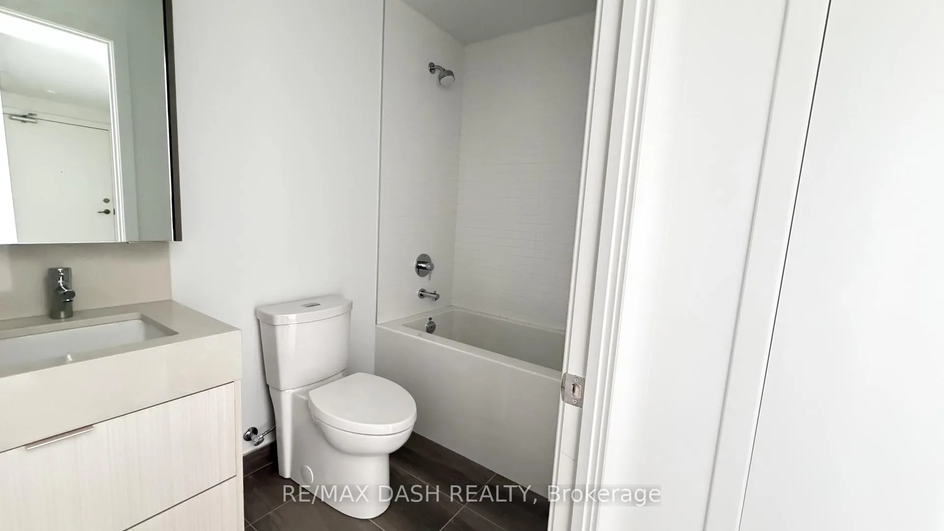Photo 18 of Unit 616, 6 Flavelle Trail, Vaughan, Steeles West Industrial — HOMEH
